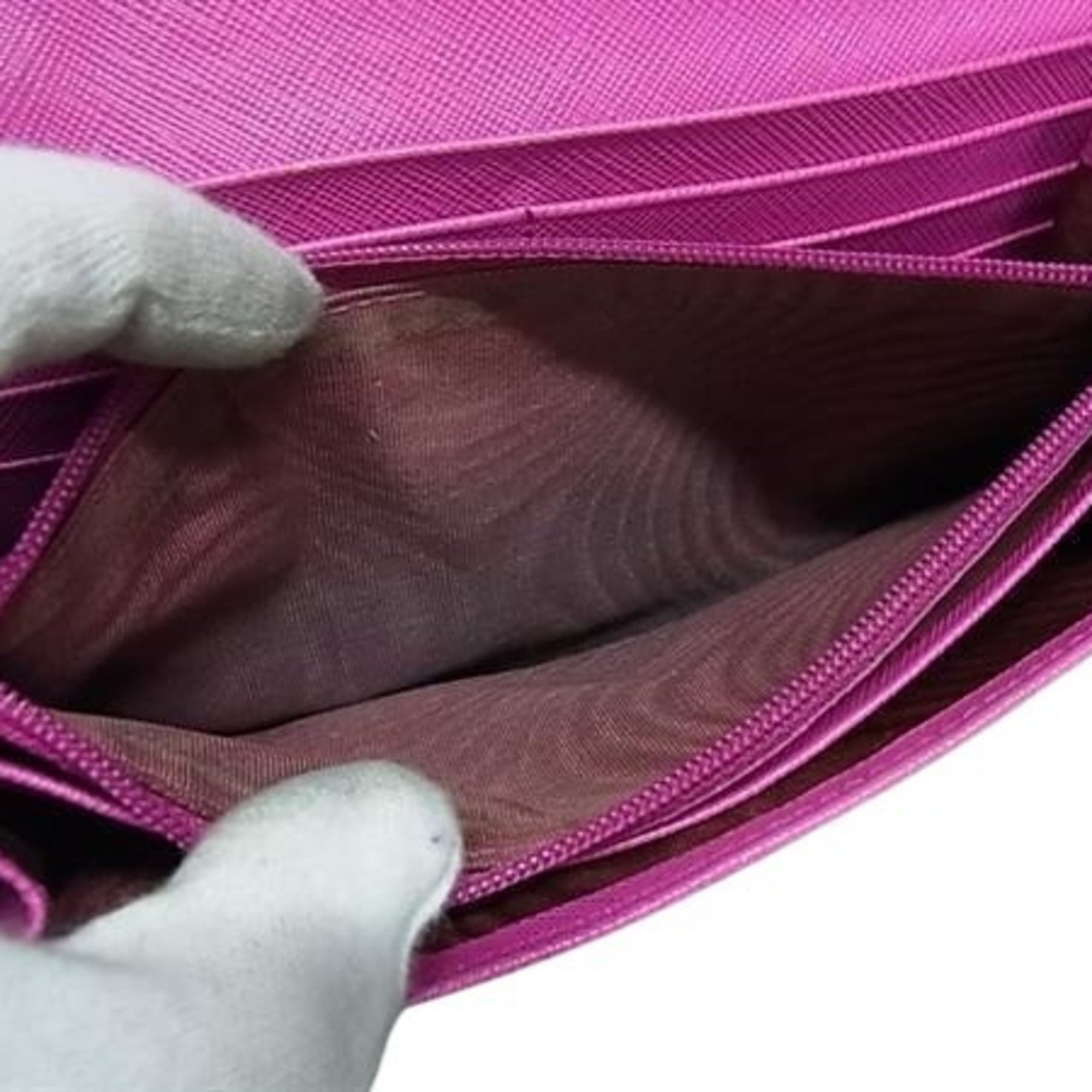 Salvatore Ferragamo Pink Leather Long Wallet (Bi-Fold) (Pre-Owned)