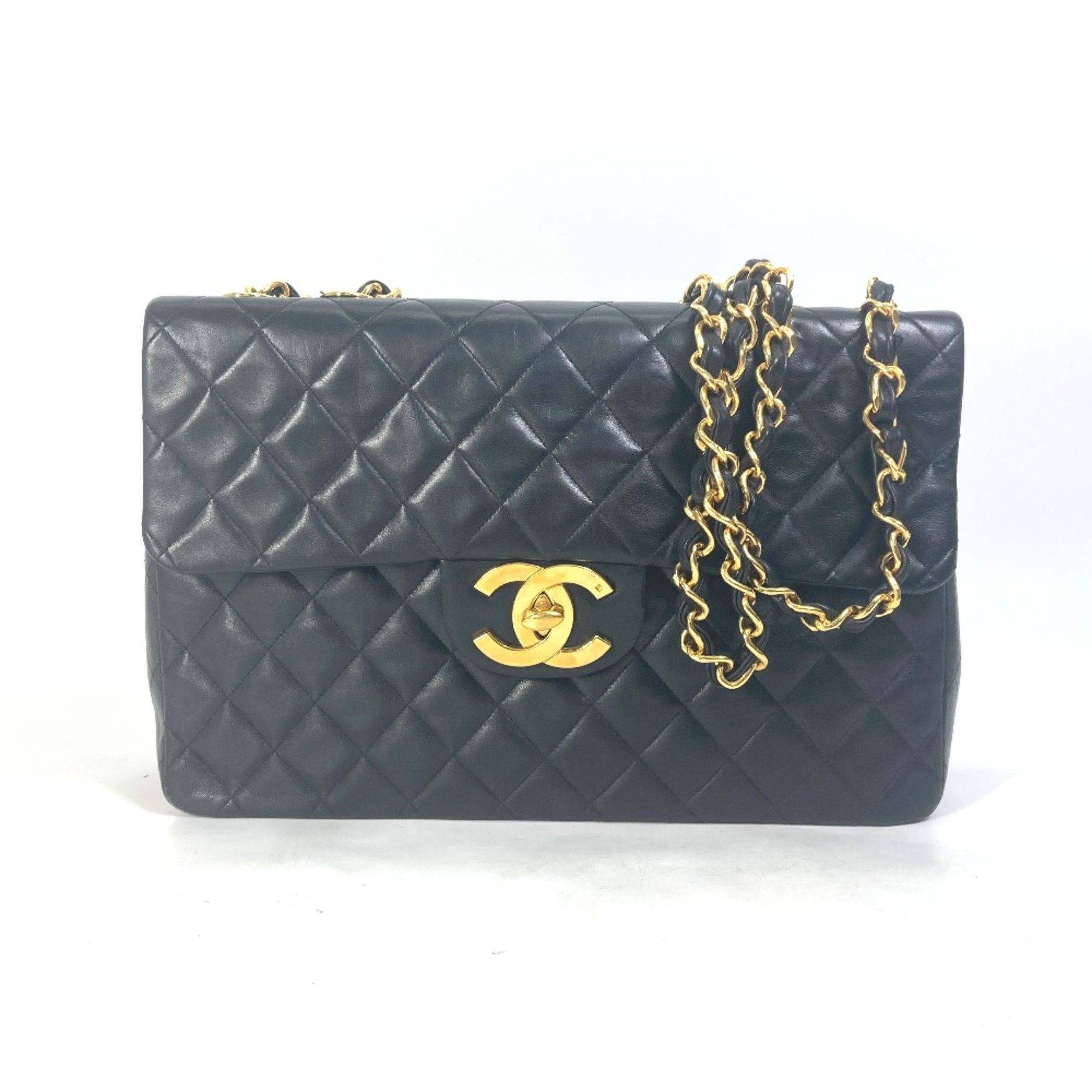Chanel Black Leather Shoulder Bag (Pre-Owned)