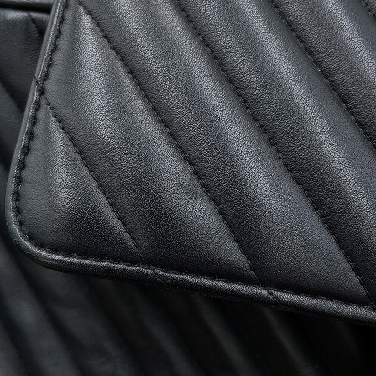 Chanel Black Leather Backpack Handbag (Pre-Owned)