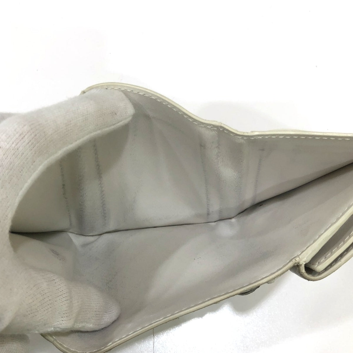 Bottega Veneta White Leather Wallet (Tri-Fold) (Pre-Owned)