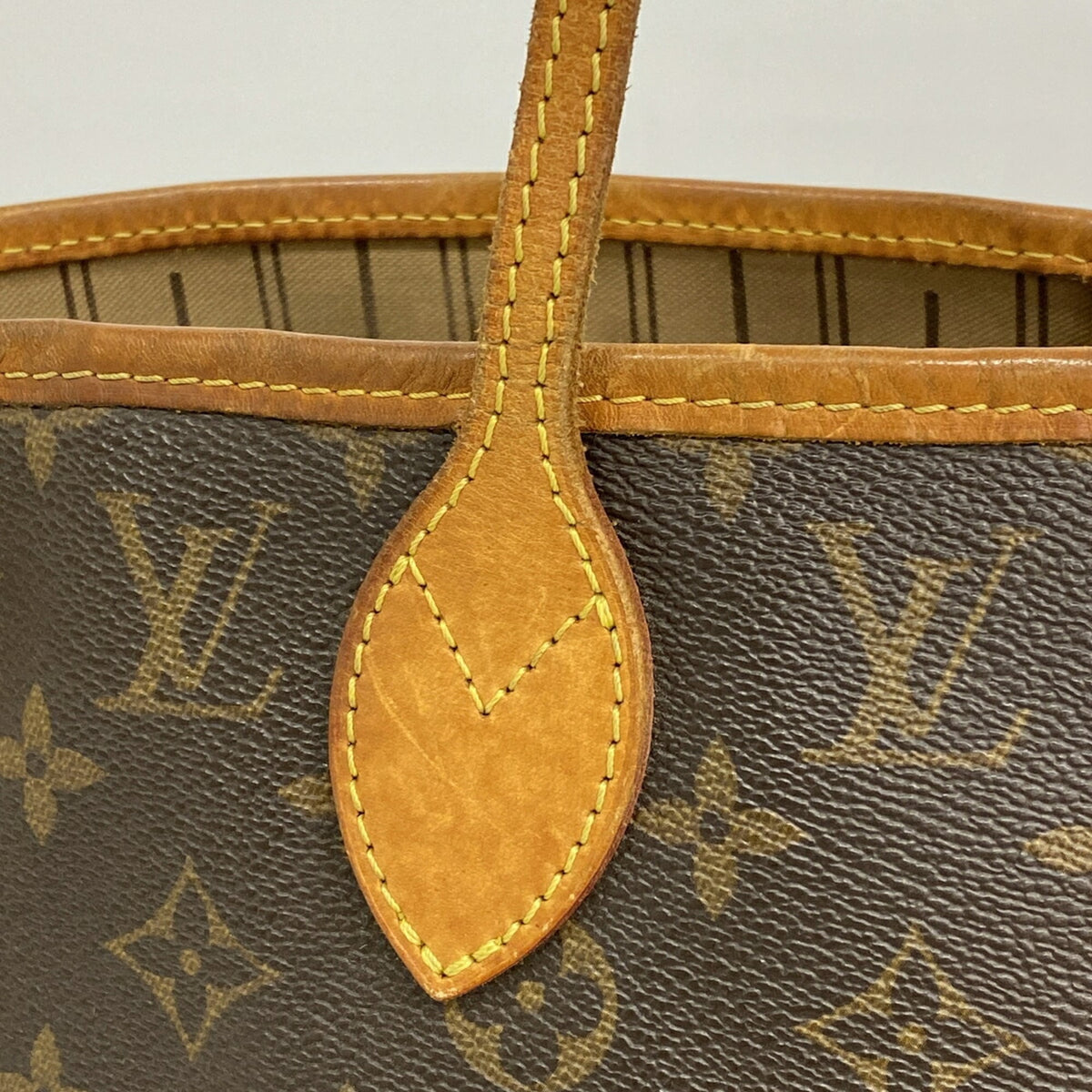 Louis Vuitton Brown Tote Bag (Pre-Owned)