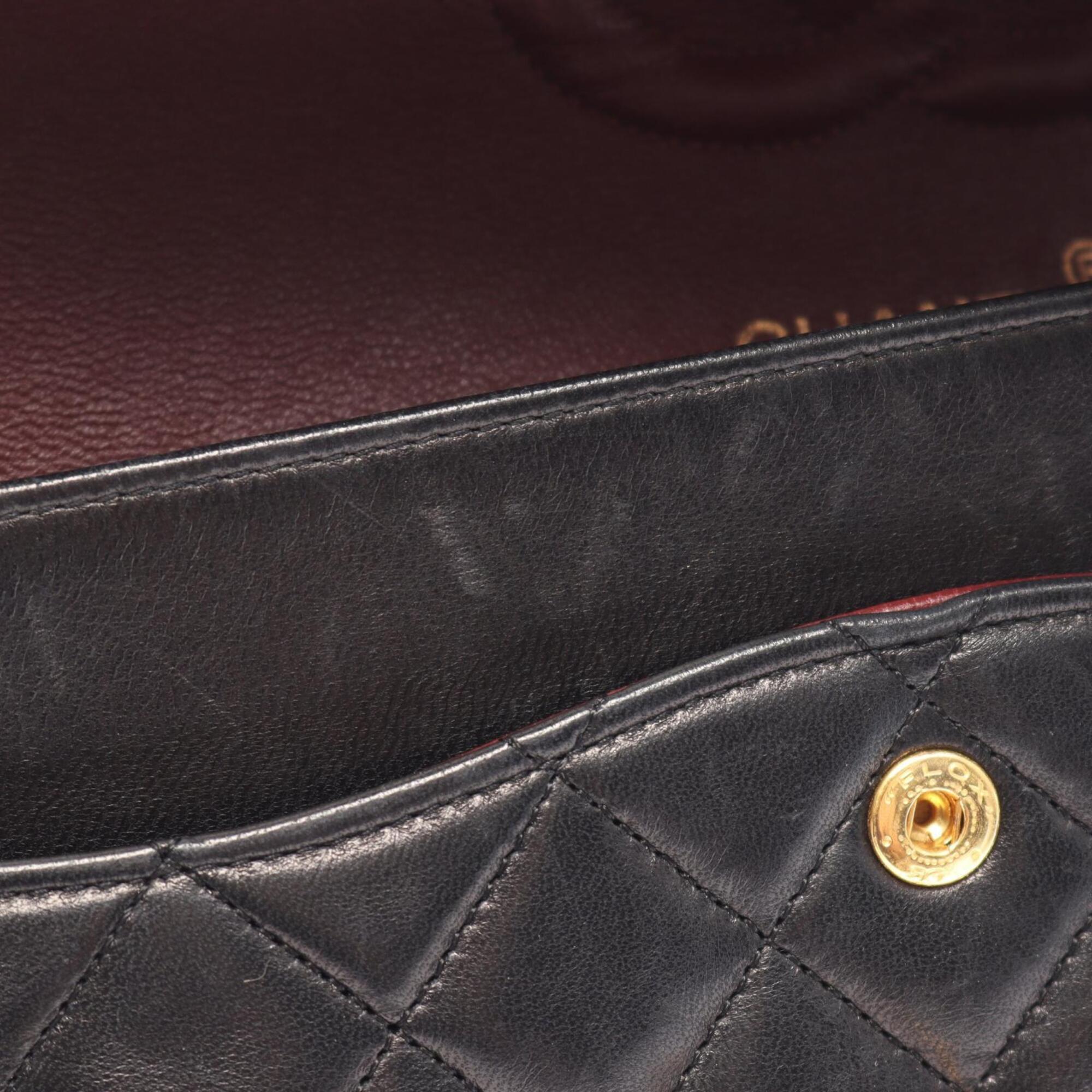 Chanel Black Leather Handbag Shoulder Bag (Pre-Owned)