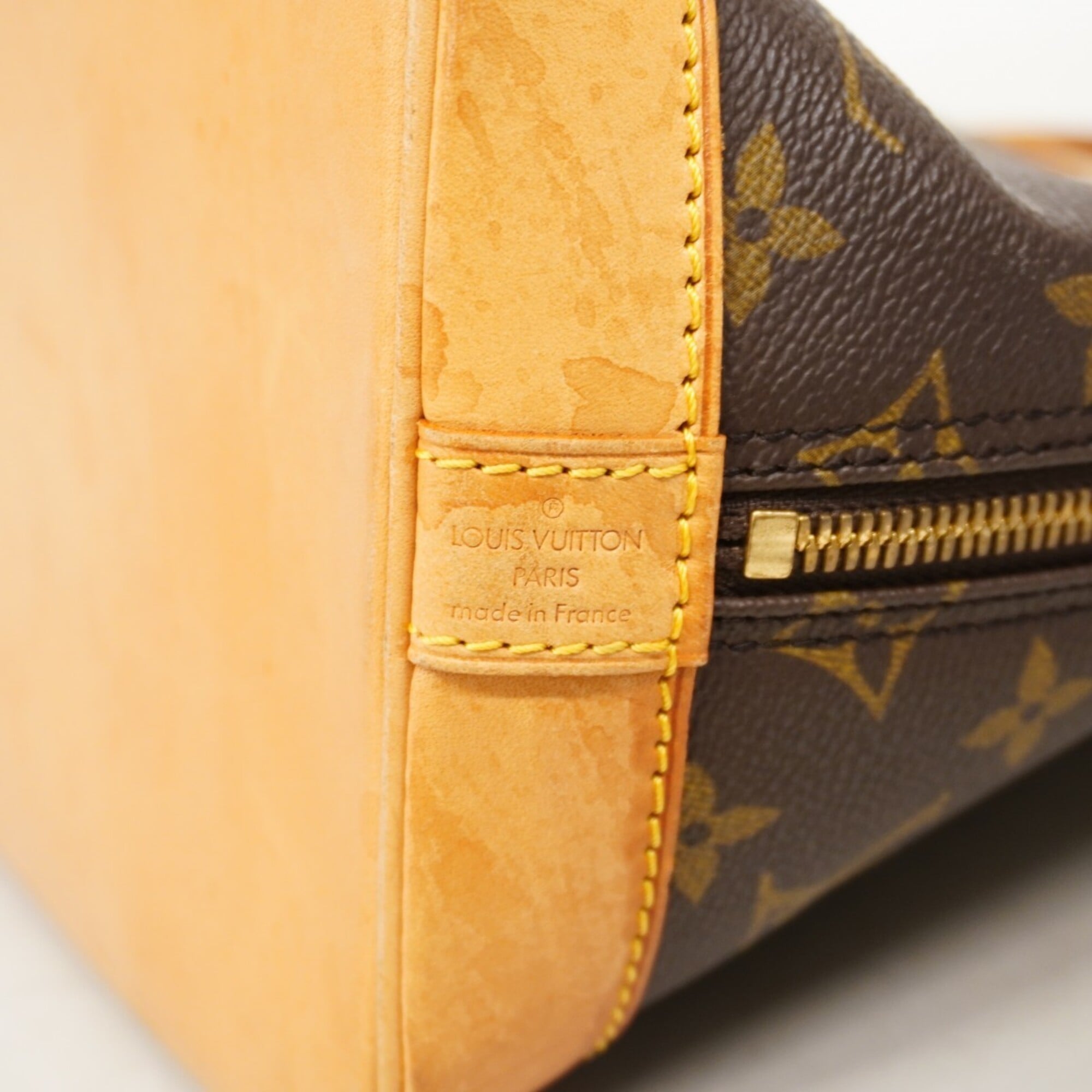 Louis Vuitton Brown Handbag (Pre-Owned)