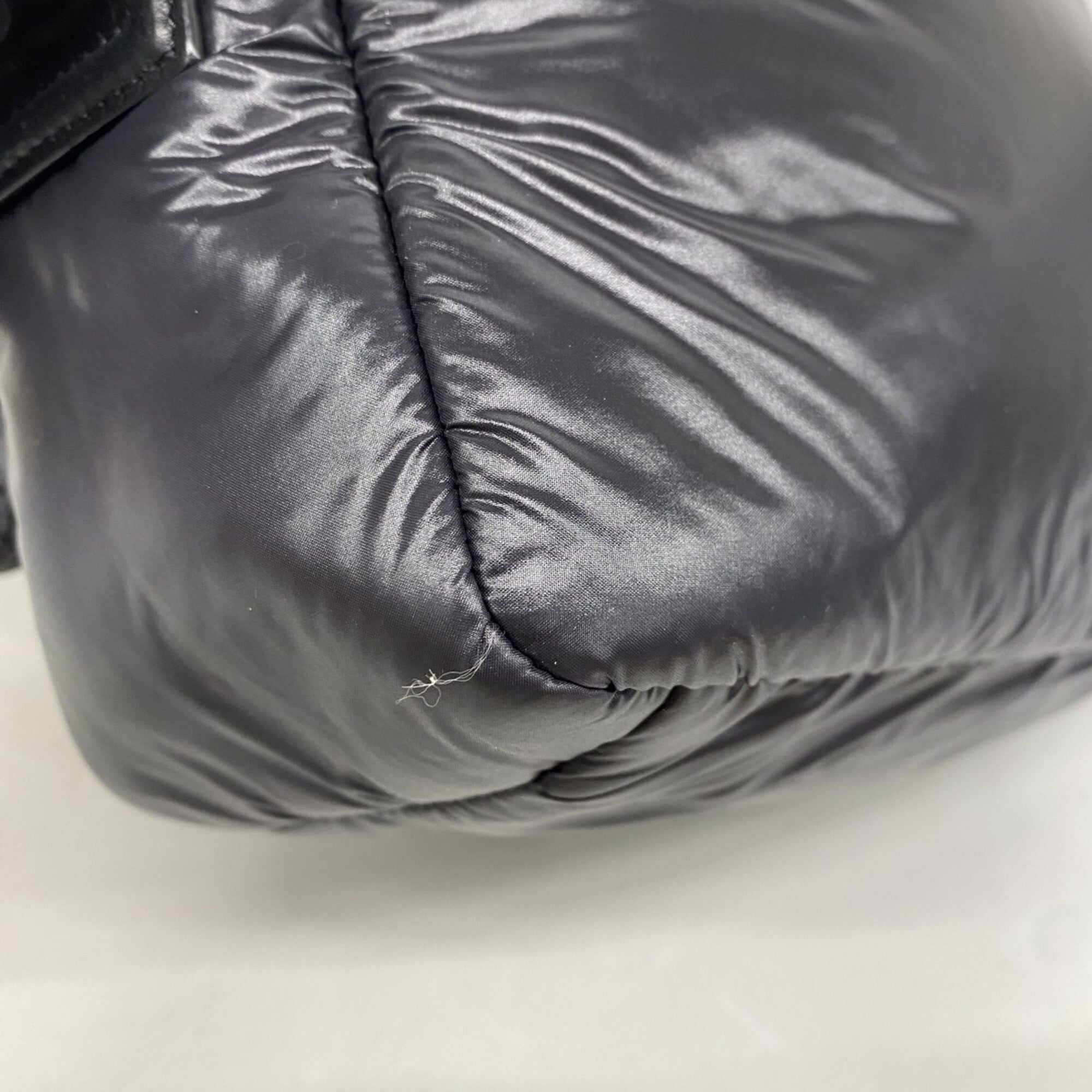 Chanel Black Nylon Shoulder Bag (Pre-Owned)