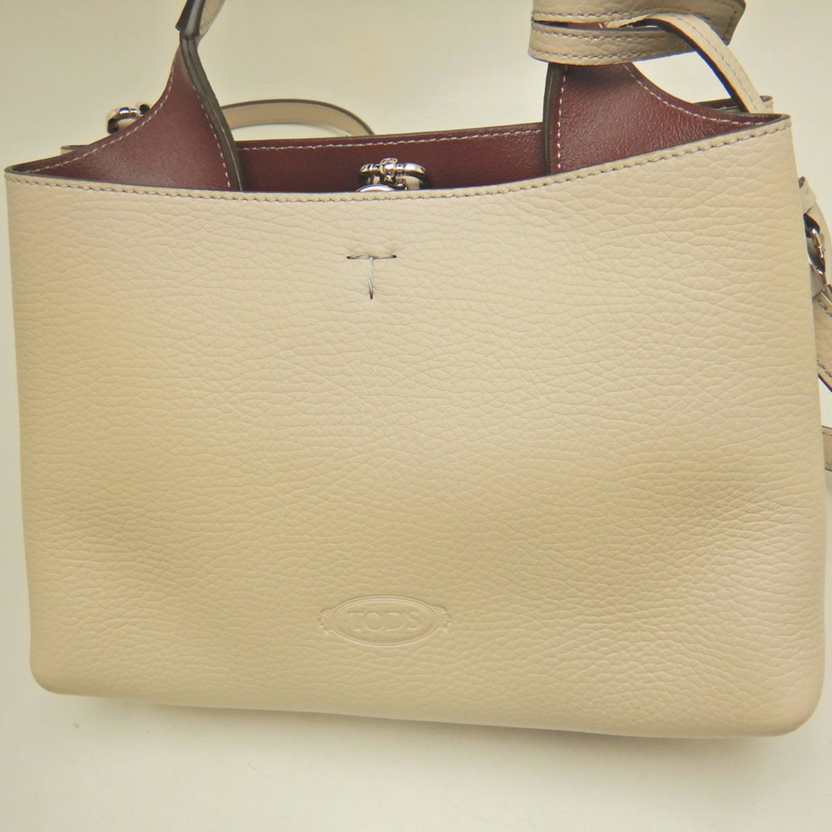 Tod's Brown Leather Handbag (Pre-Owned)