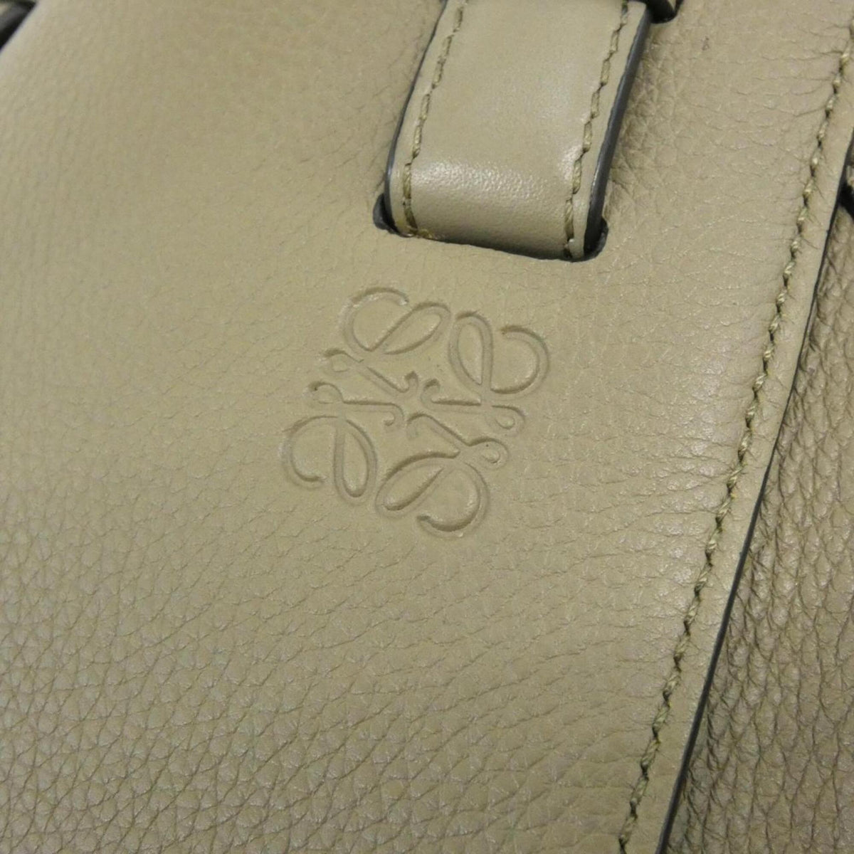 Loewe Brown Leather Handbag (Pre-Owned)