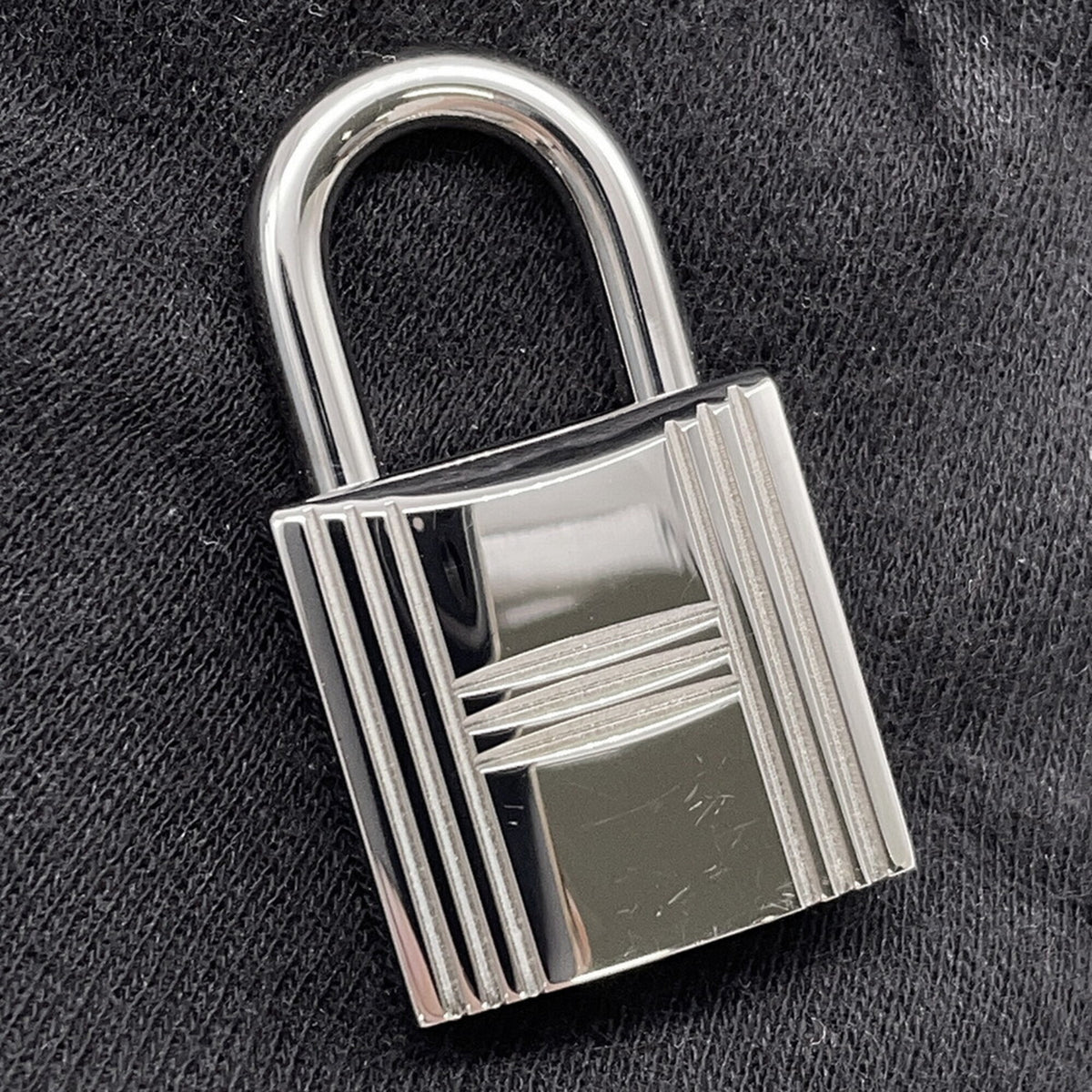 Hermes Blue Lin Handbag (Pre-Owned)