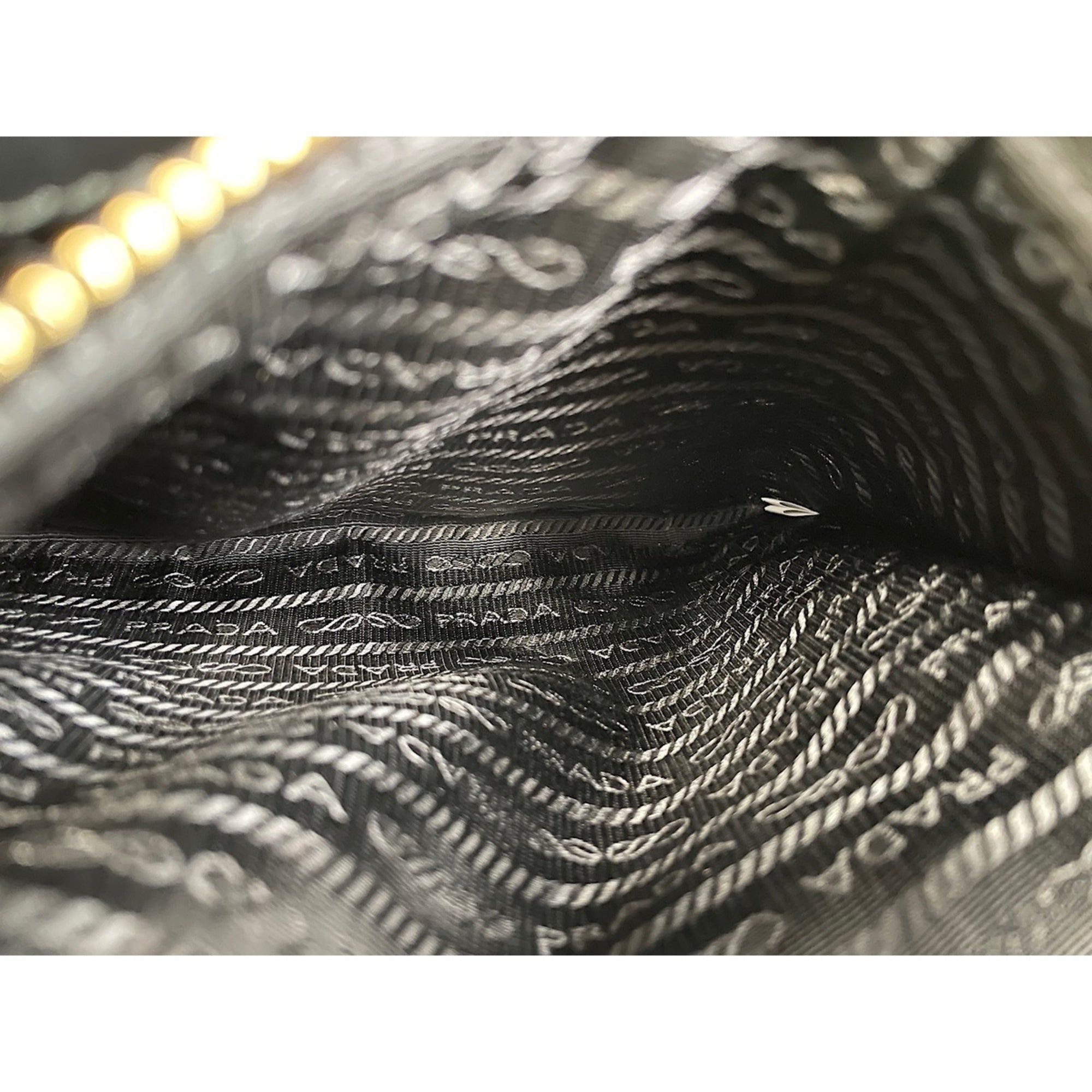 Prada Black Handbag (Pre-Owned)