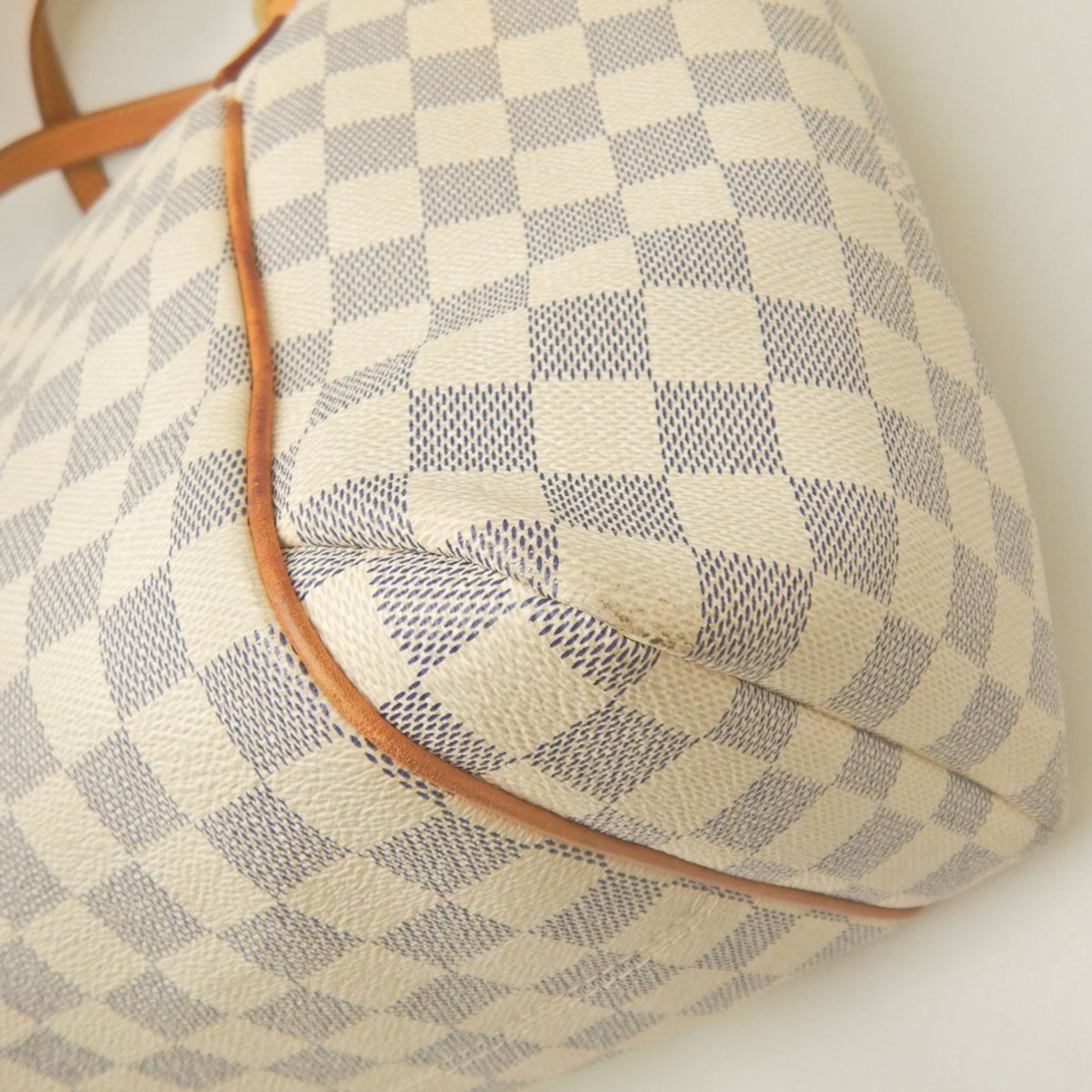 Louis Vuitton Azur White Damier Azur Tote Bag (Pre-Owned)