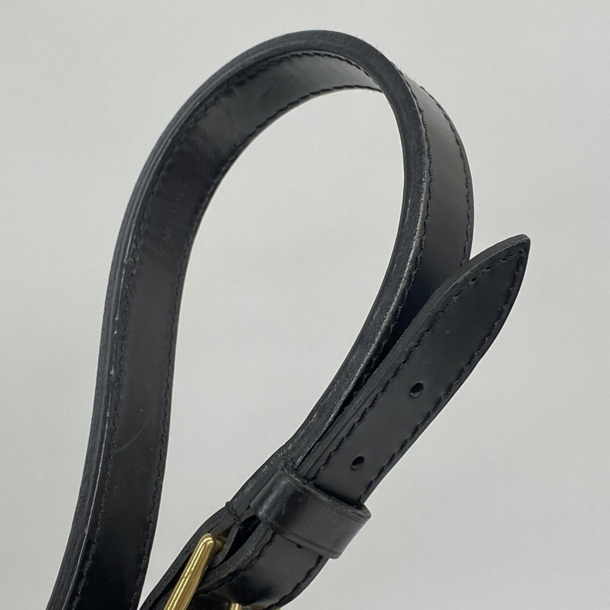 Louis Vuitton Noir Shoulder Bag (Pre-Owned)