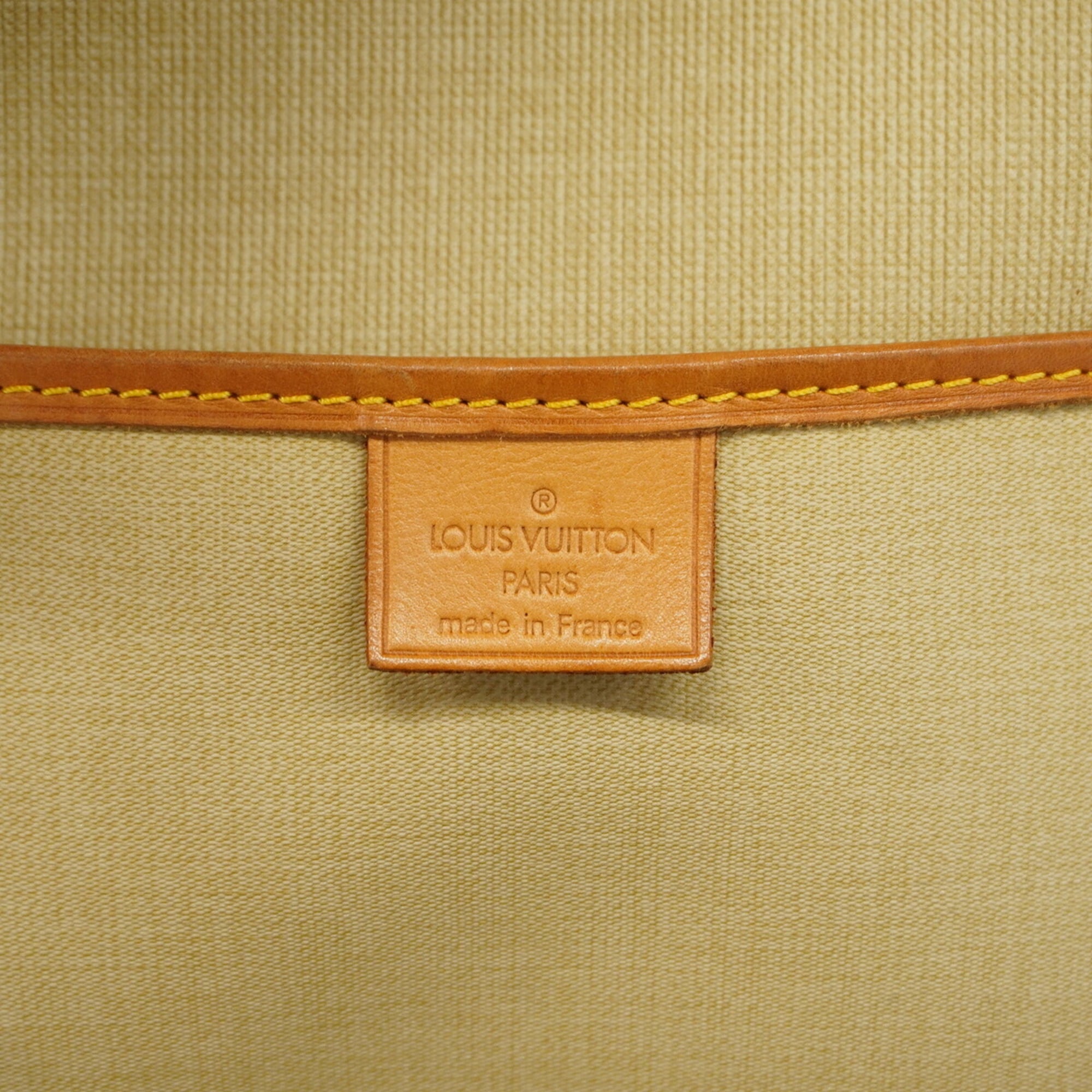 Louis Vuitton Brown Handbag (Pre-Owned)