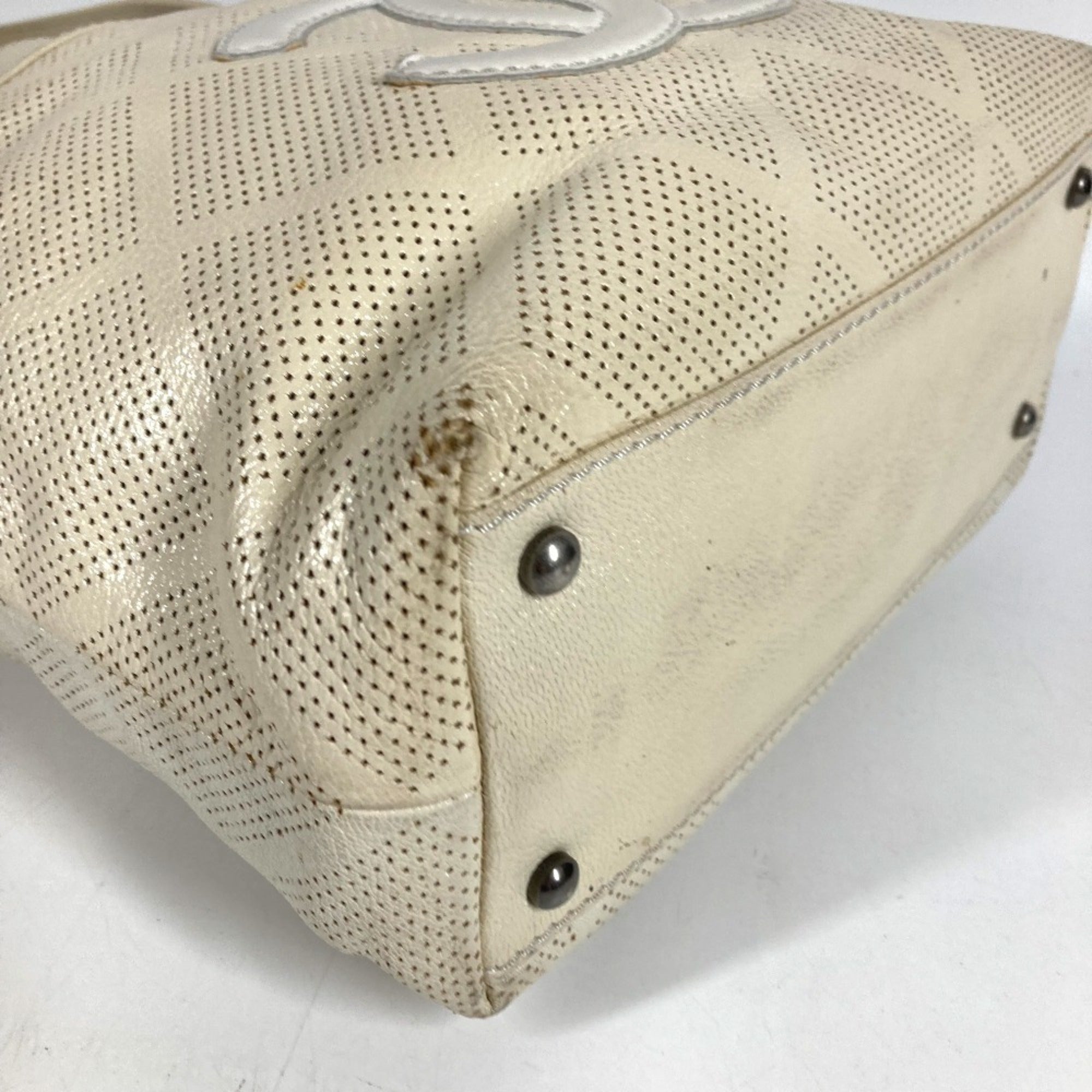 Chanel Ivory Leather Handbag Tote Bag (Pre-Owned)