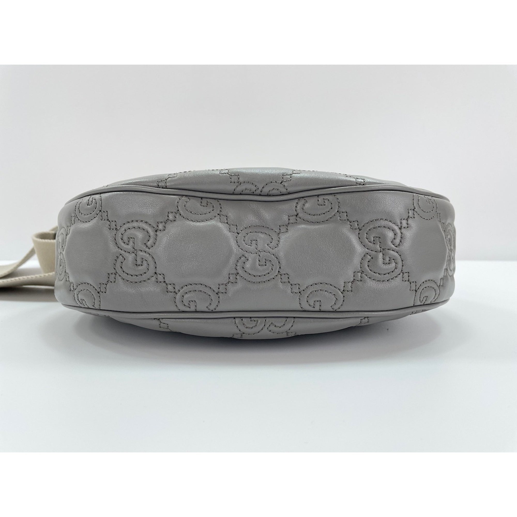 Gucci Gray Handbag (Pre-Owned)