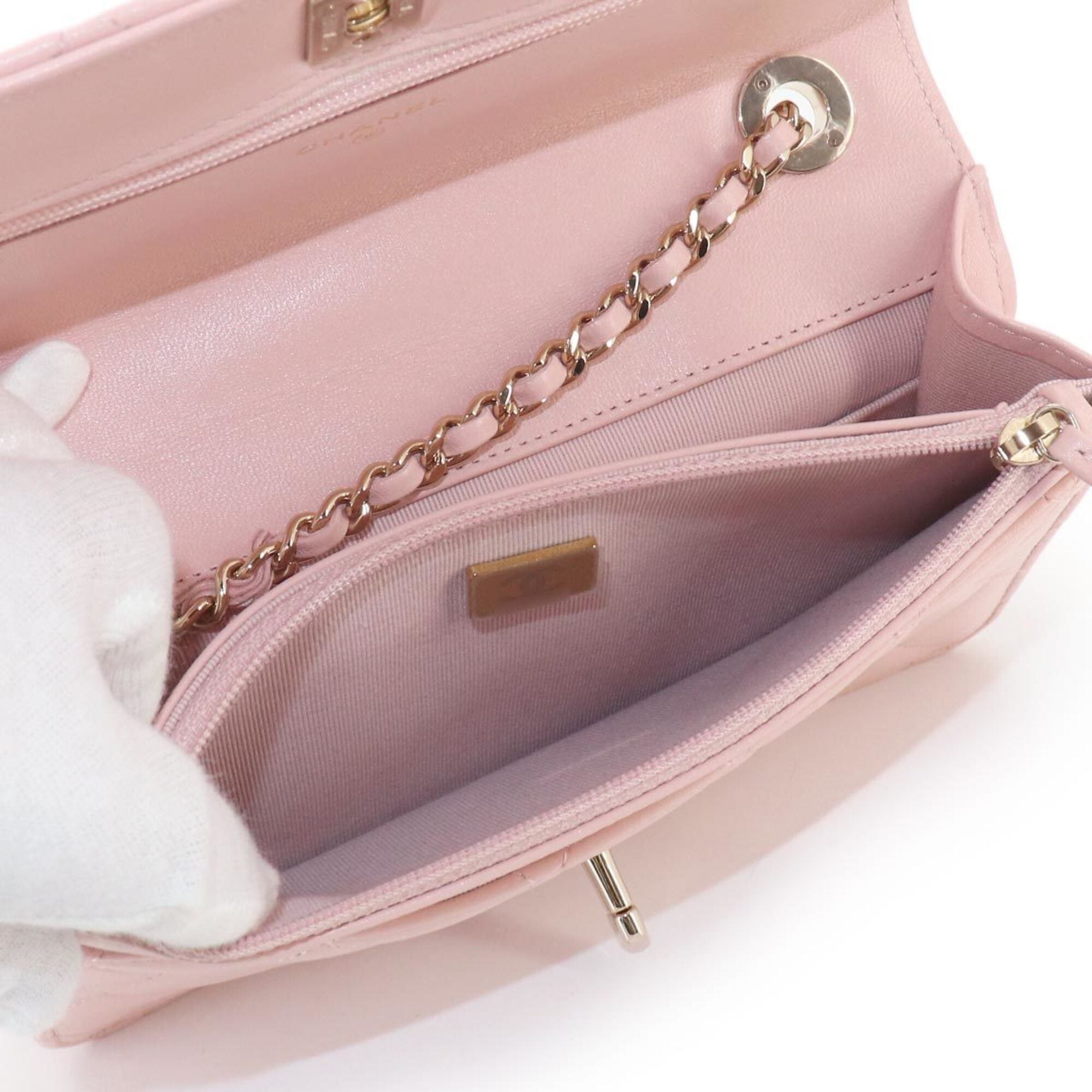 Chanel Pink Leather Chain/Shoulder Wallet (Pre-Owned)