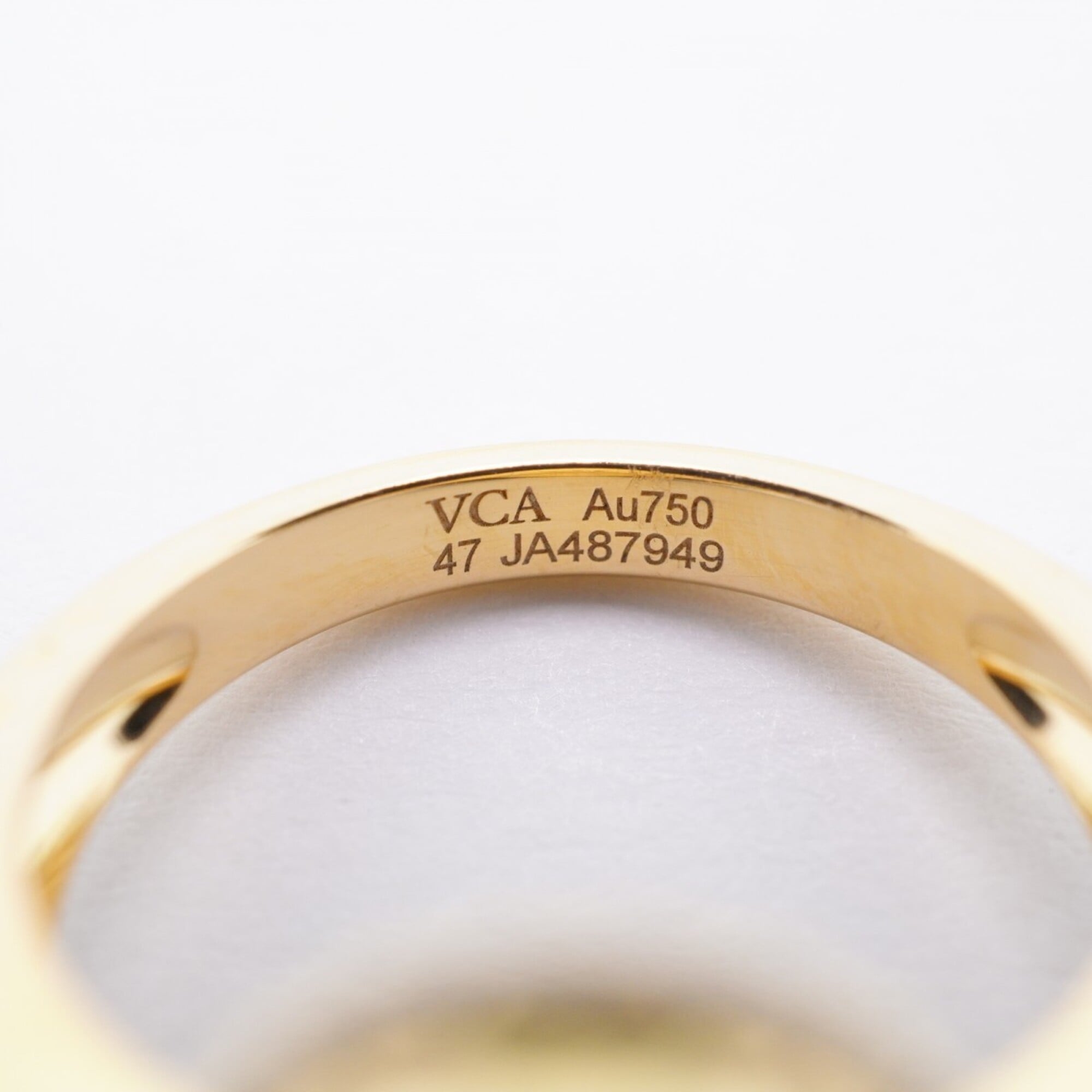 Van Cleef & Arpels Yellow Gold (18K) Mother Of Pearl Band Ring (Pre-Owned)