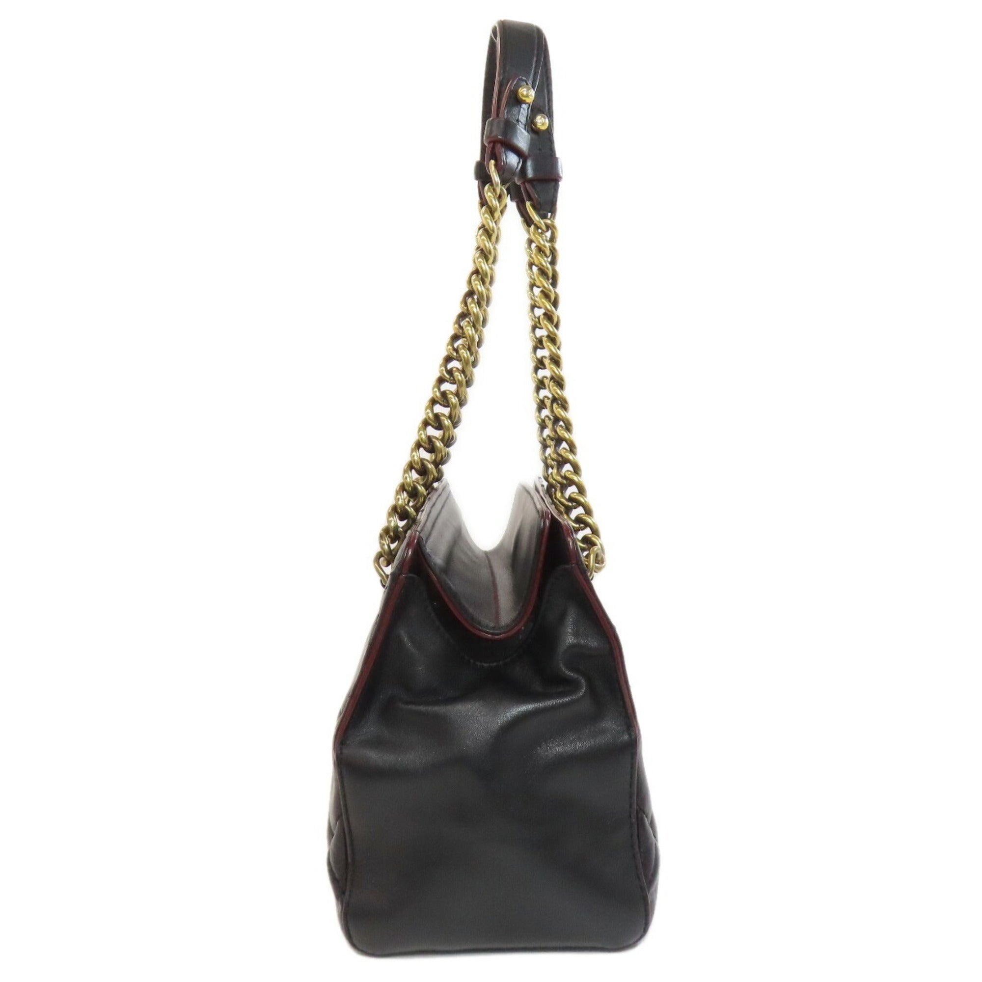 Chanel Matelasse Black Leather Shoulder Bag (Pre-Owned)