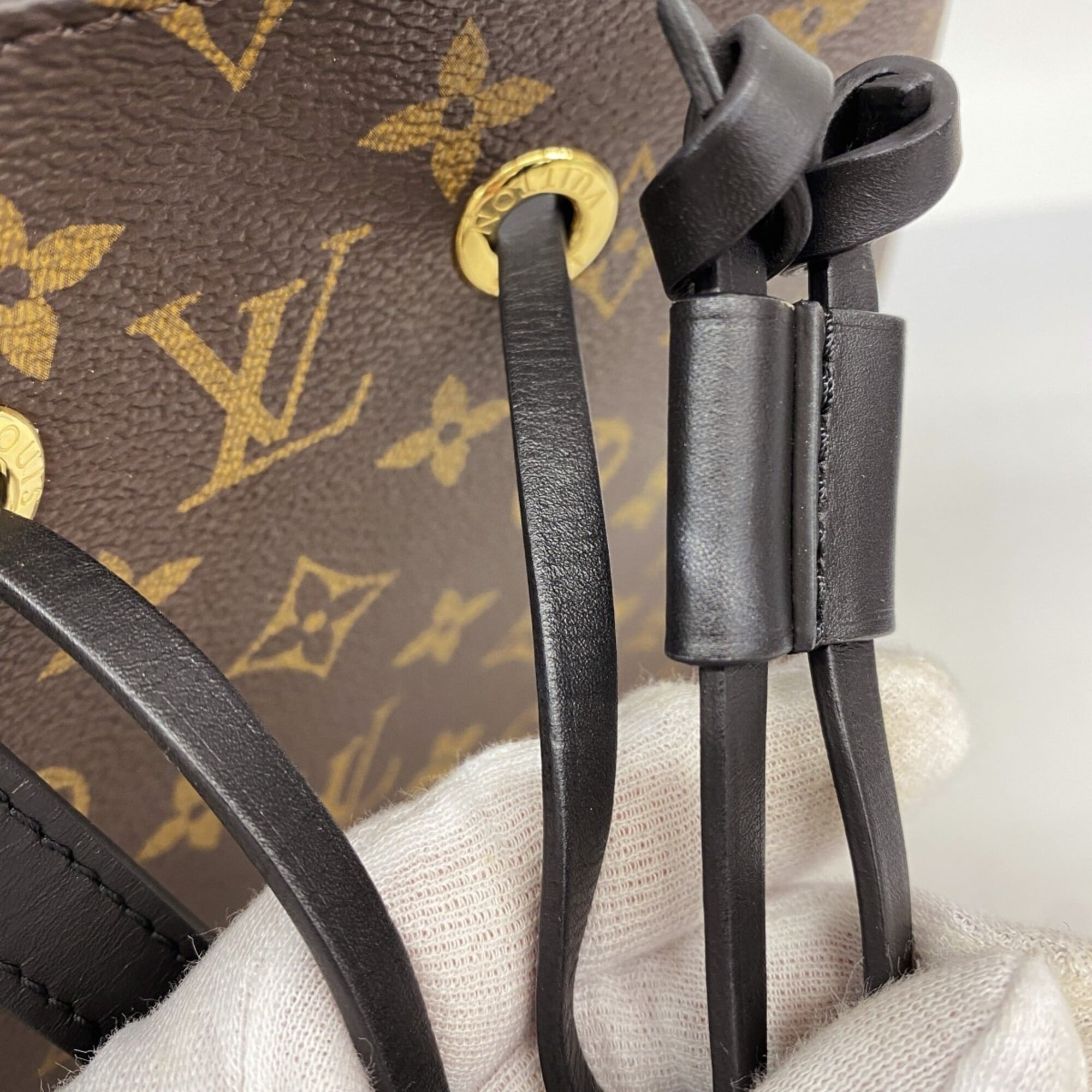 Louis Vuitton Brown Noir Shoulder Bag (Pre-Owned)