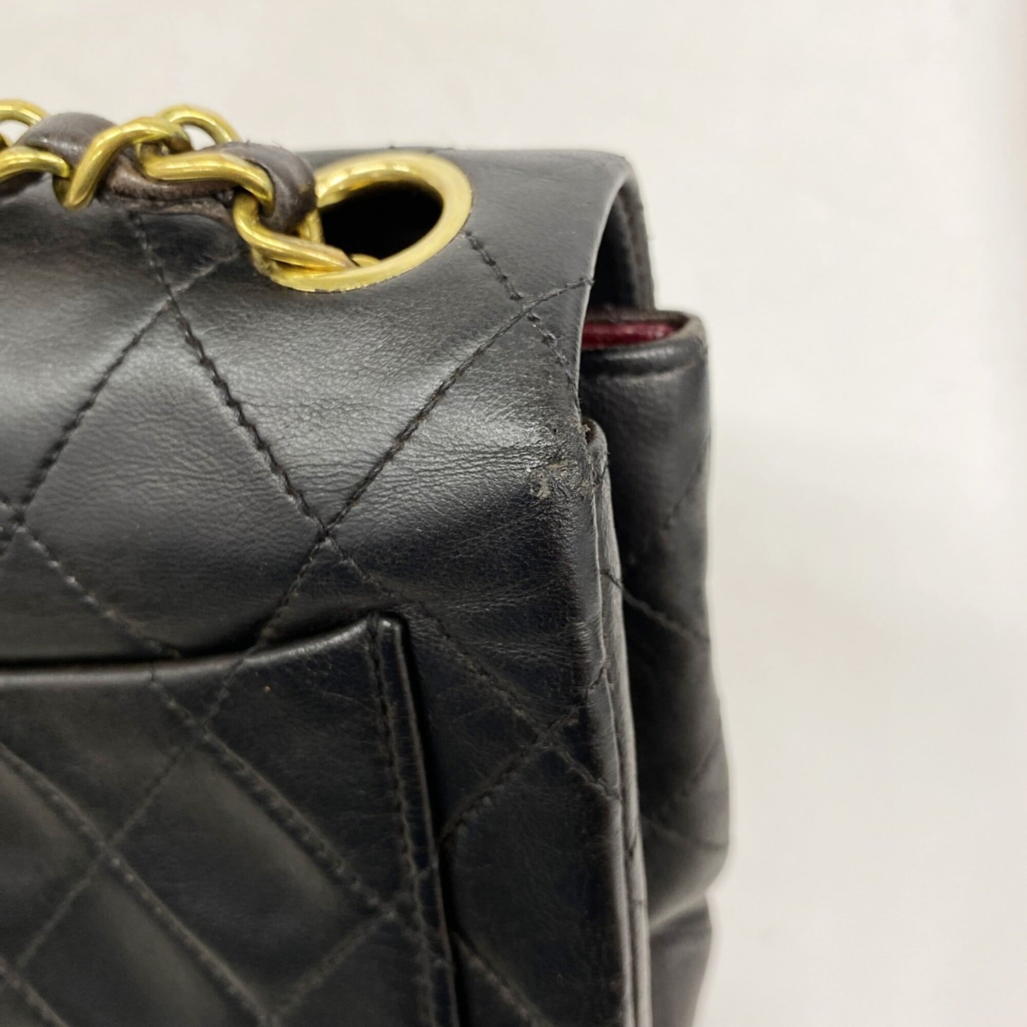 Chanel Black Leather Shoulder Bag (Pre-Owned)
