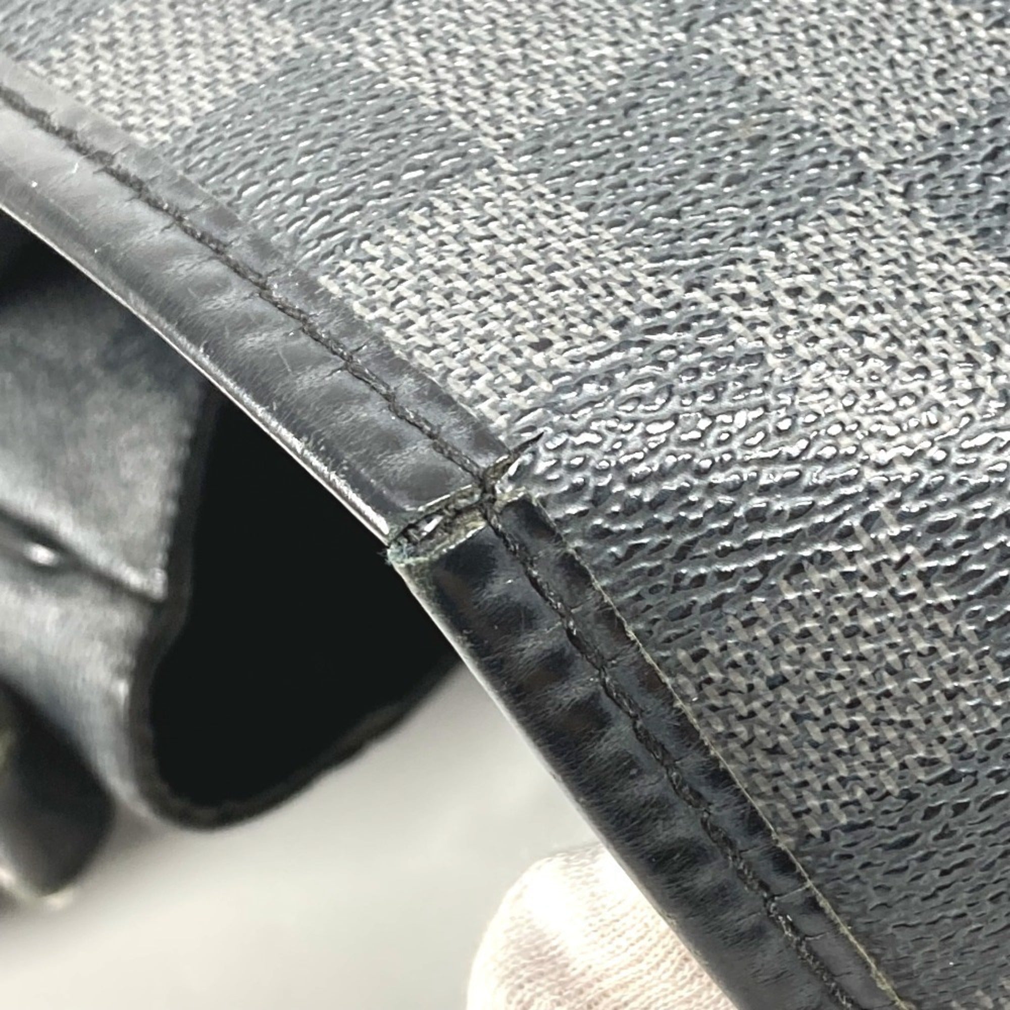 Louis Vuitton Black Damier Graphite Messenger Bag Shoulder Bag (Pre-Owned)