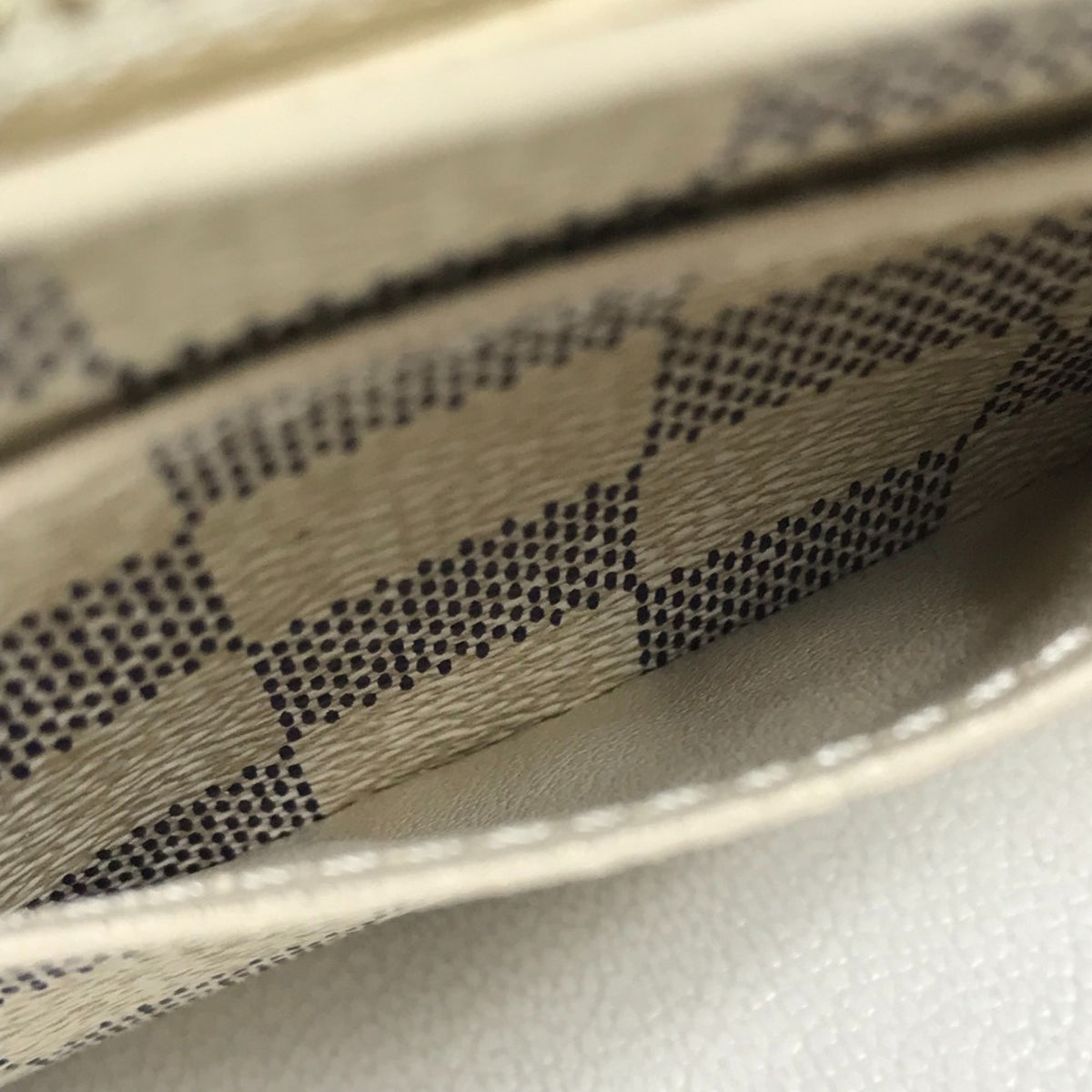 Louis Vuitton Damier Azur Damier Azur White Damier Azur Long Wallet (Bi-Fold) (Pre-Owned)