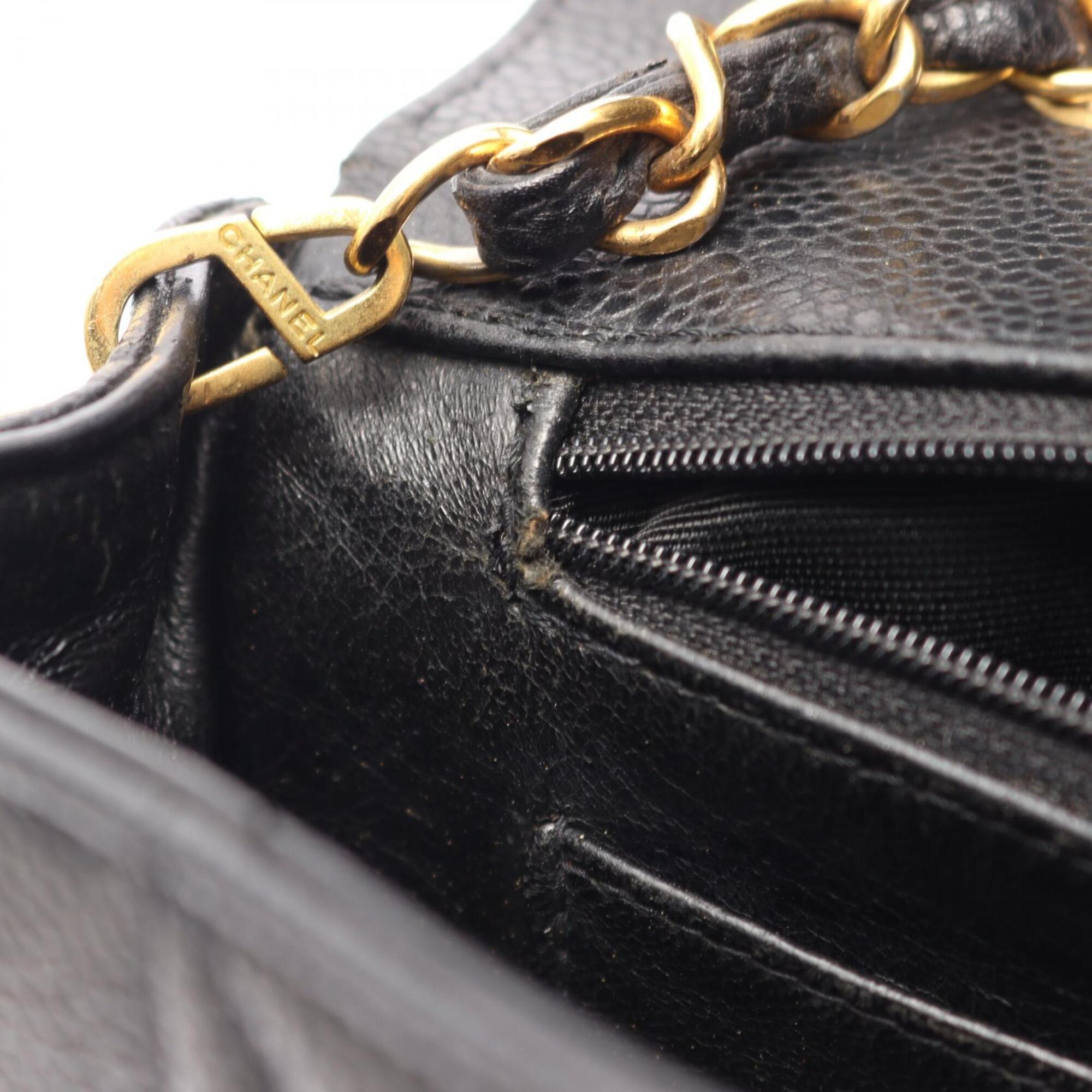 Chanel Black Grained Calfskin Handbag Shoulder Bag (Pre-Owned)