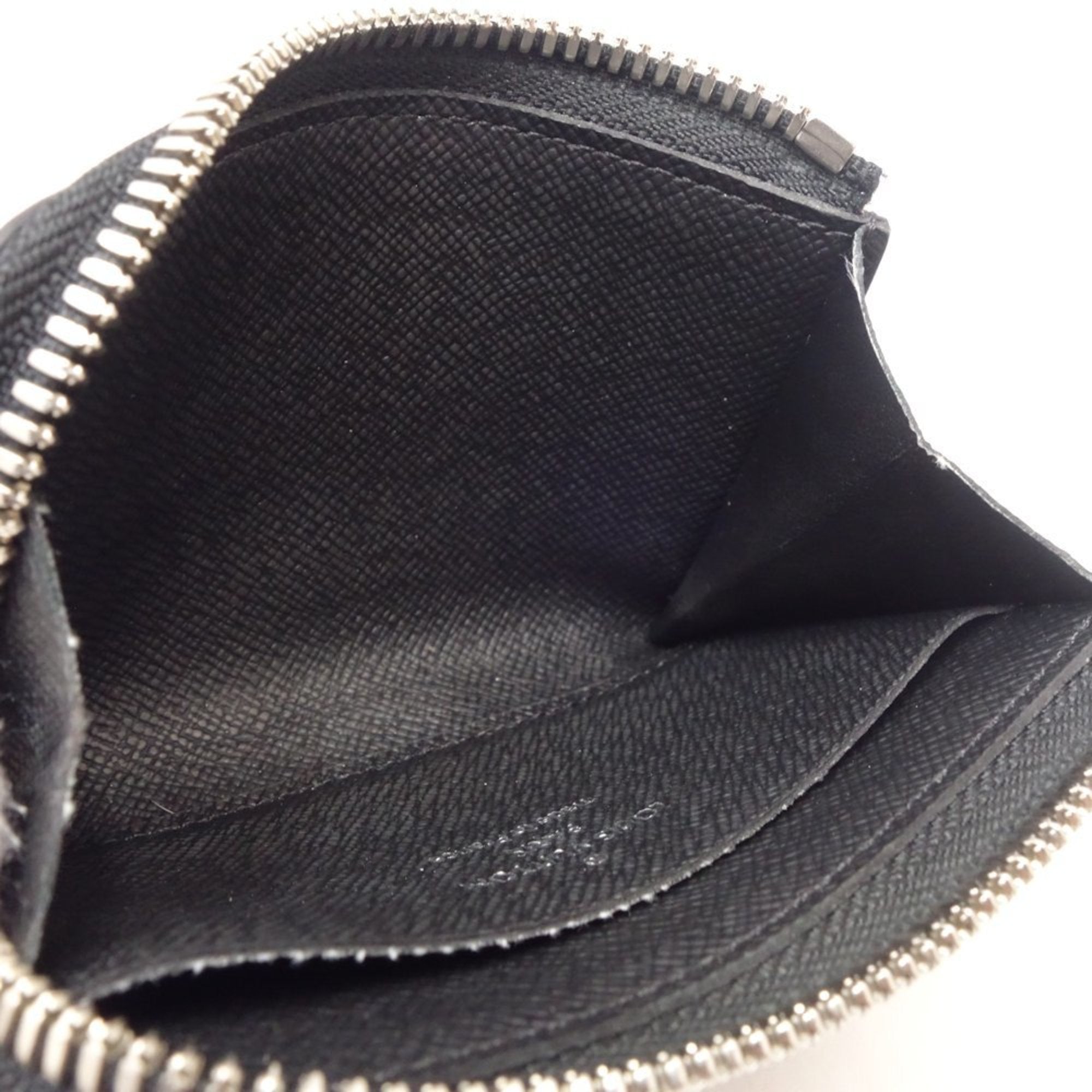 Louis Vuitton Noir Taiga Leather Coin Purse/Coin Case (Pre-Owned)