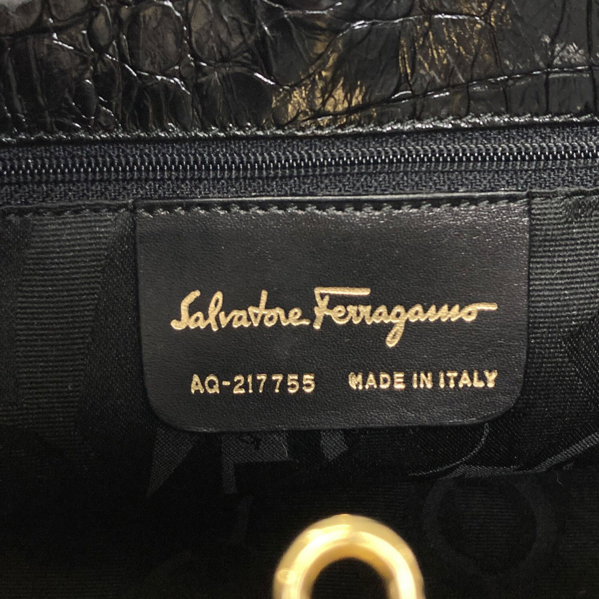 Salvatore Ferragamo Black Leather Handbag (Pre-Owned)