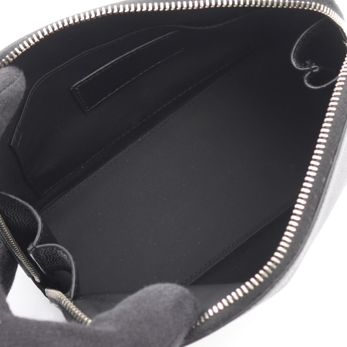 Yves Saint Laurent Black Leather Pouch (Pre-Owned)