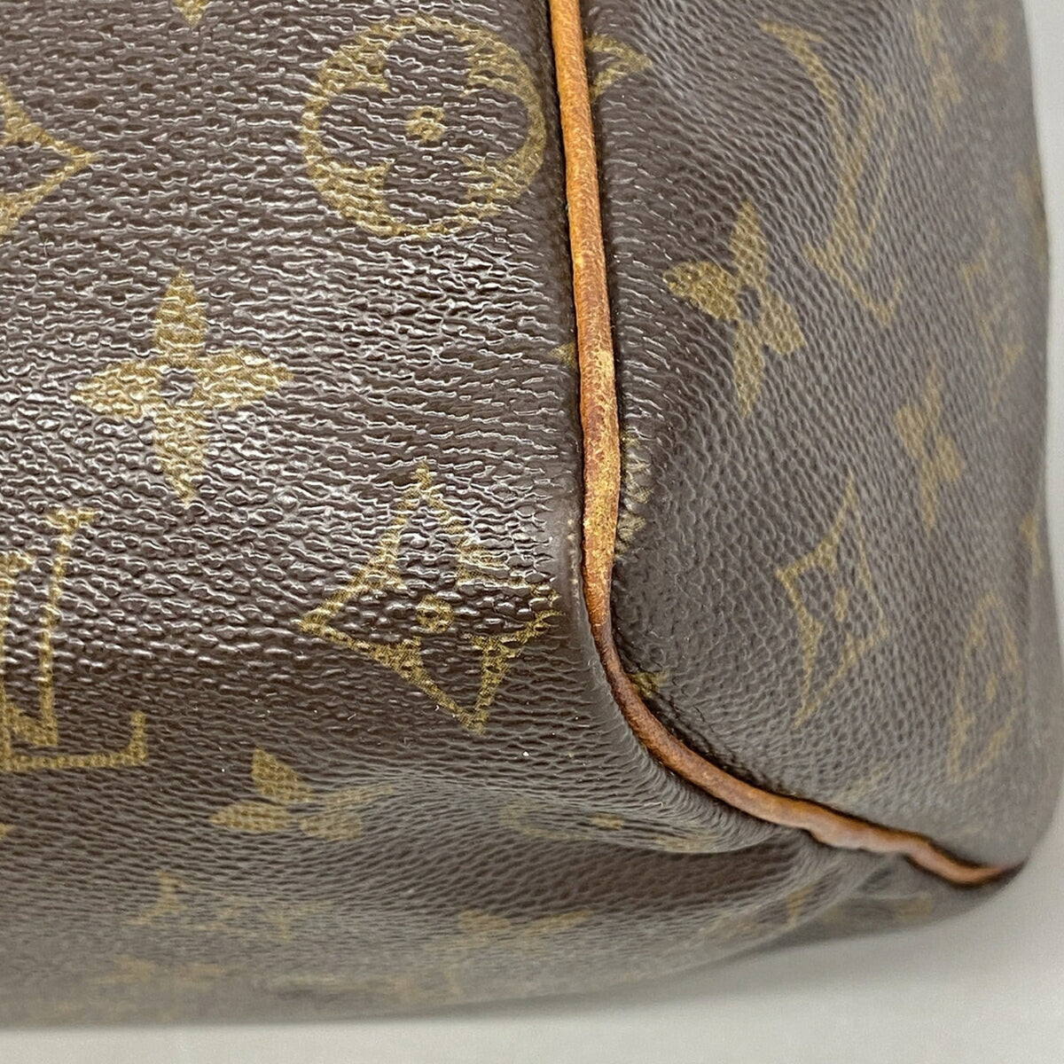 Louis Vuitton Brown Handbag (Pre-Owned)