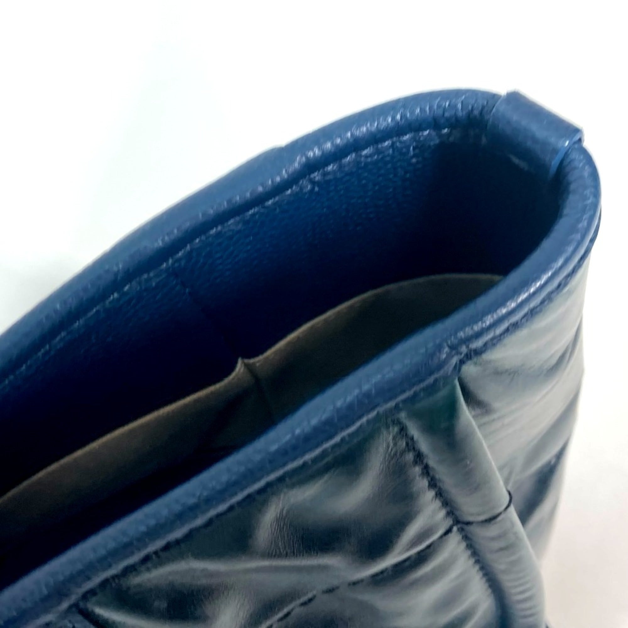 Chanel Navy Leather Shoulder Bag (Pre-Owned)