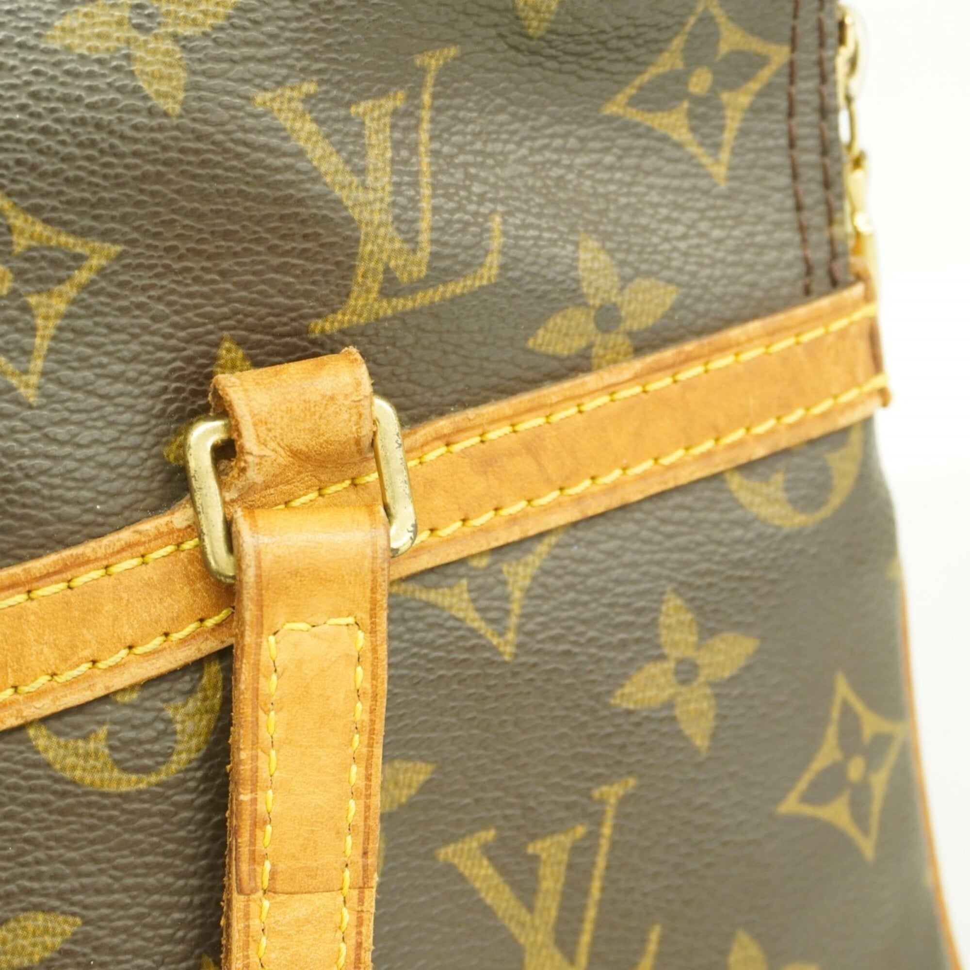 Louis Vuitton Brown Shoulder Bag (Pre-Owned)