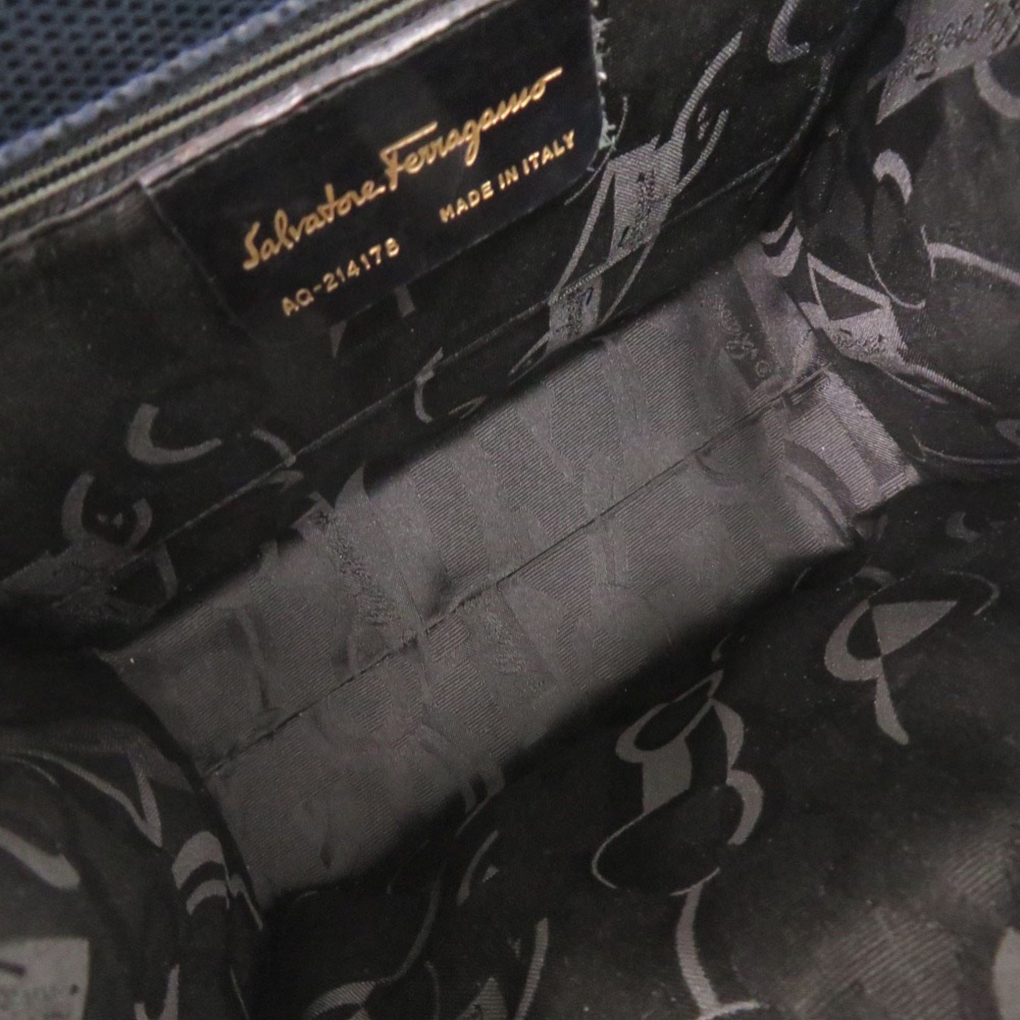 Salvatore Ferragamo Navy Leather Handbag Shoulder Bag (Pre-Owned)
