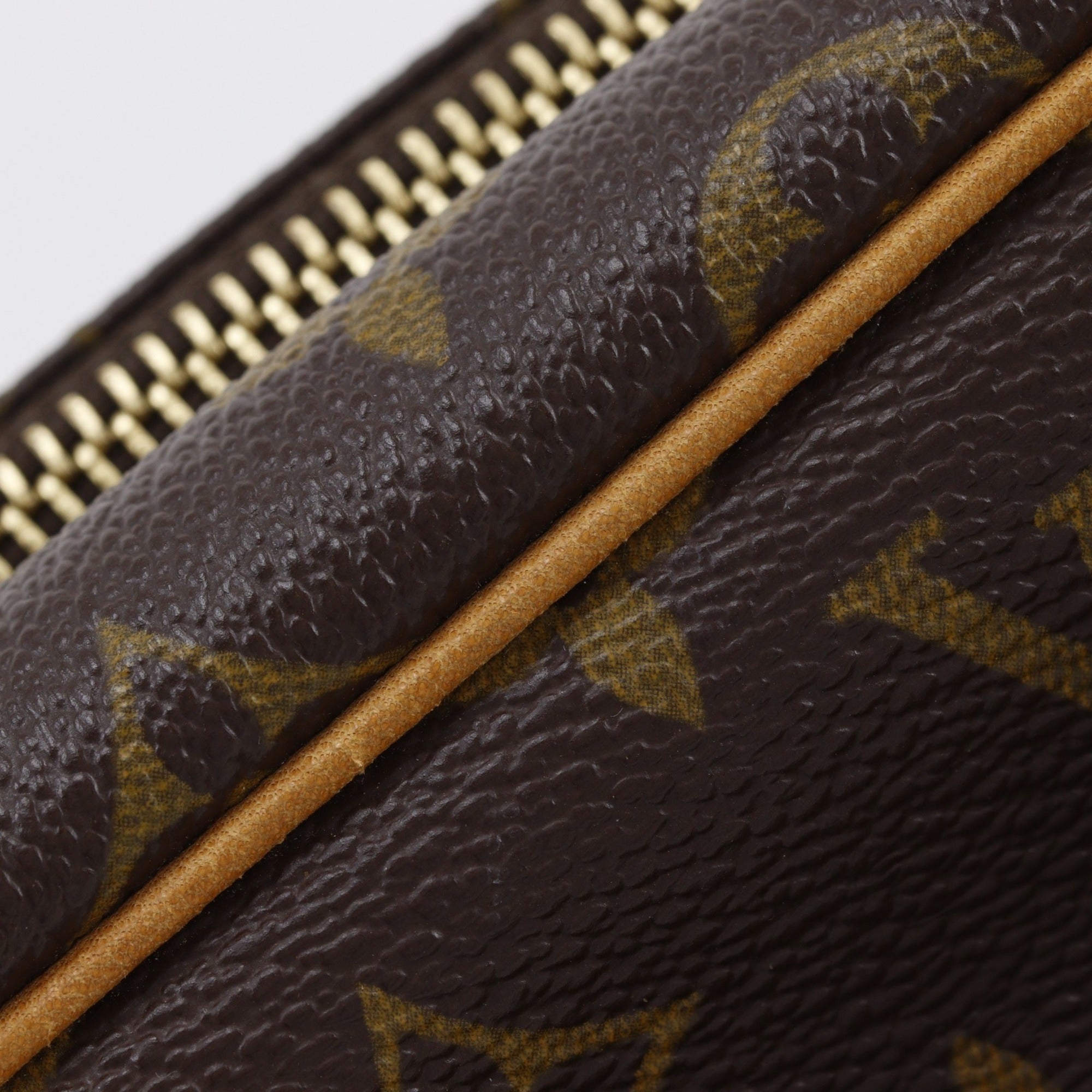 Louis Vuitton Brown Monogram Monogram Shoulder Bag (Pre-Owned)