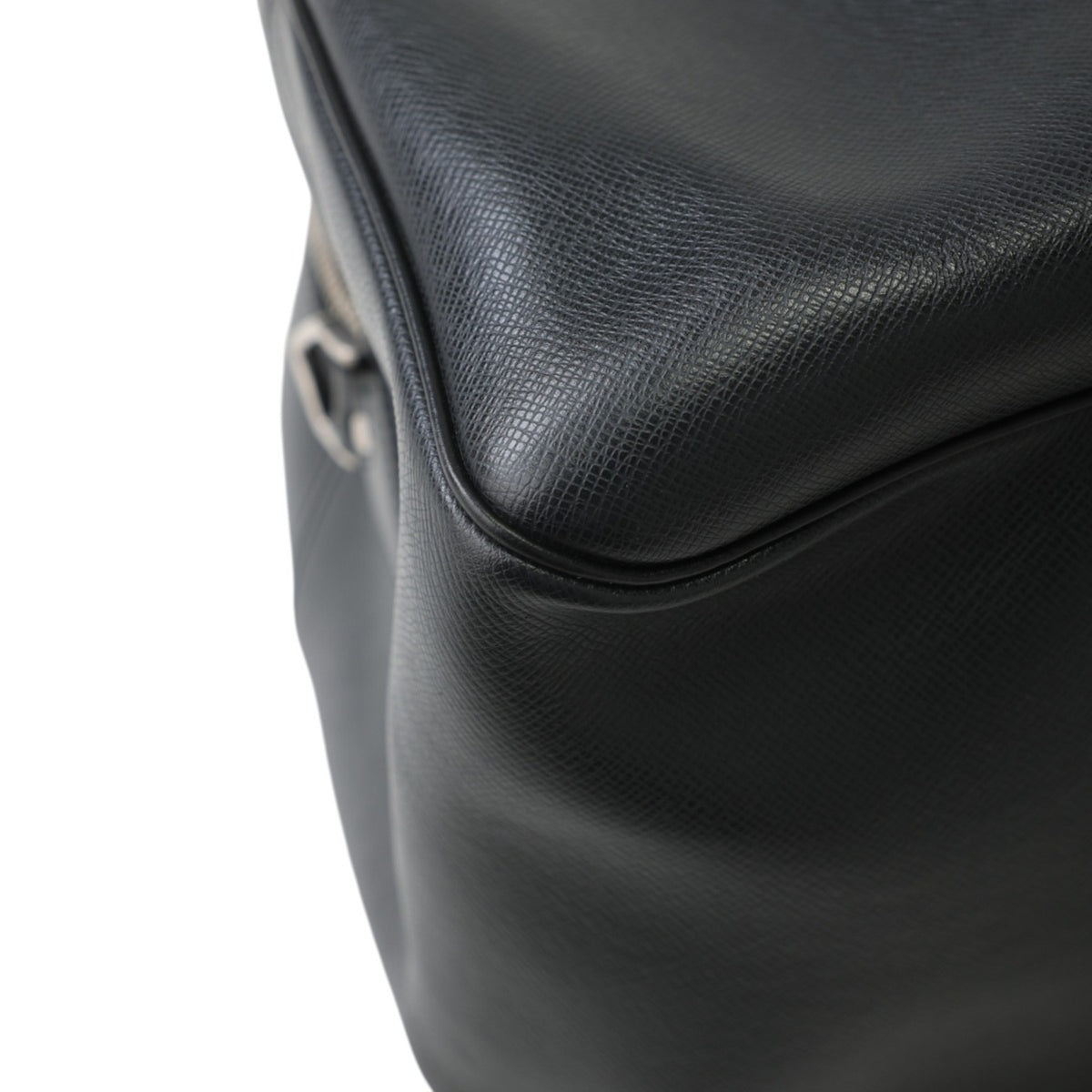 Louis Vuitton Black Taiga Leather Boston Bag Shoulder Bag (Pre-Owned)