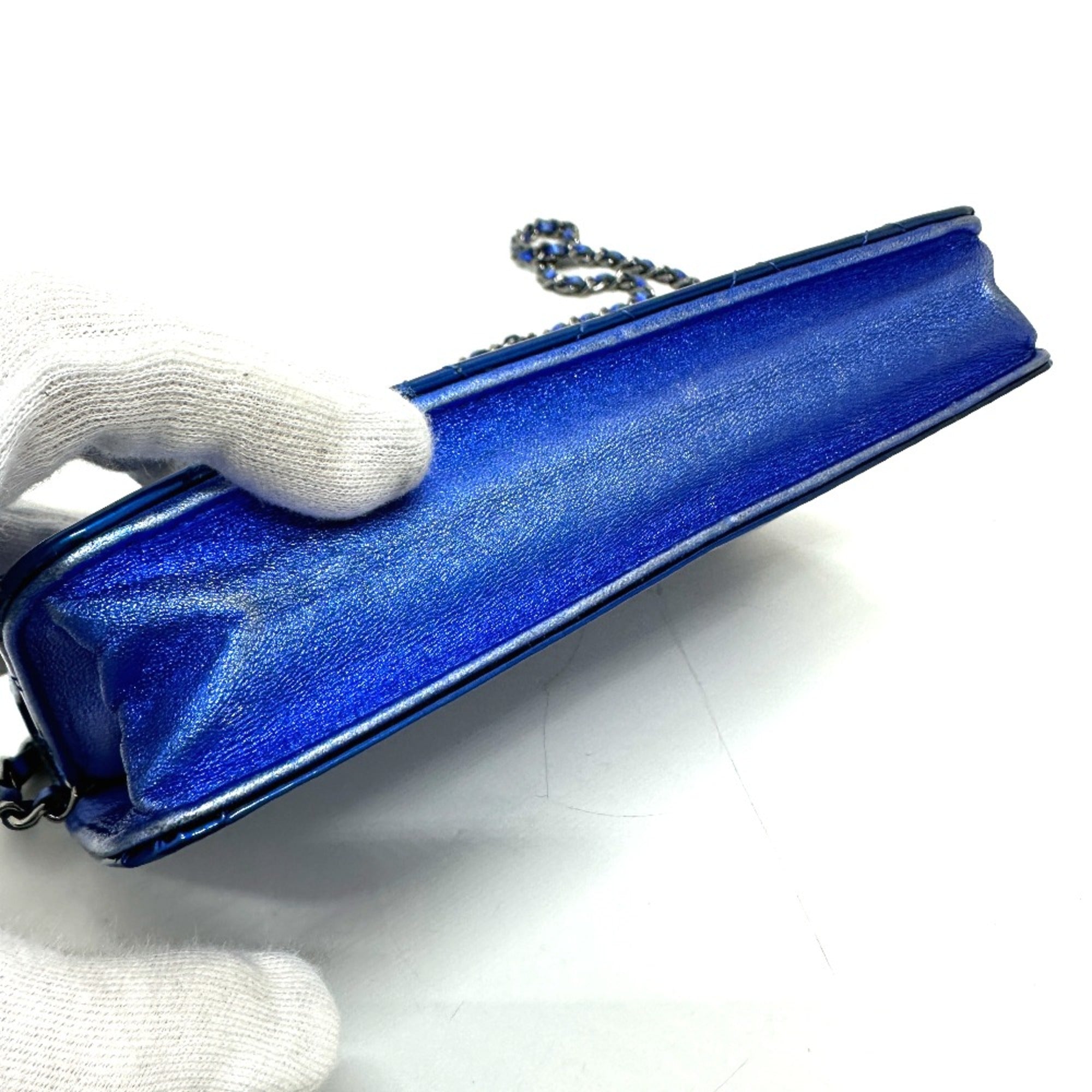 Chanel Blue Leather Shoulder Bag (Pre-Owned)