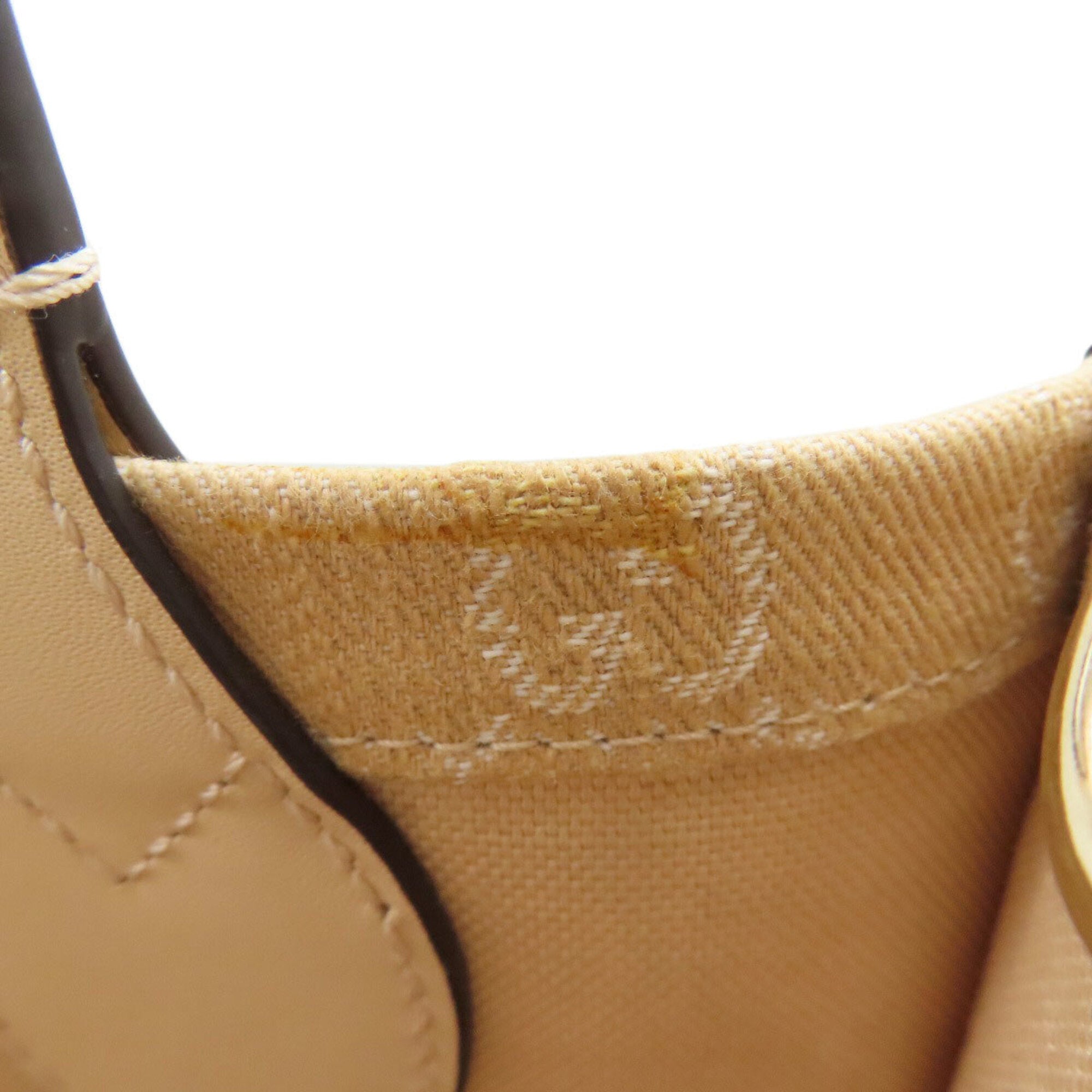 Gucci Beige Canvas Handbag Pouch (Pre-Owned)