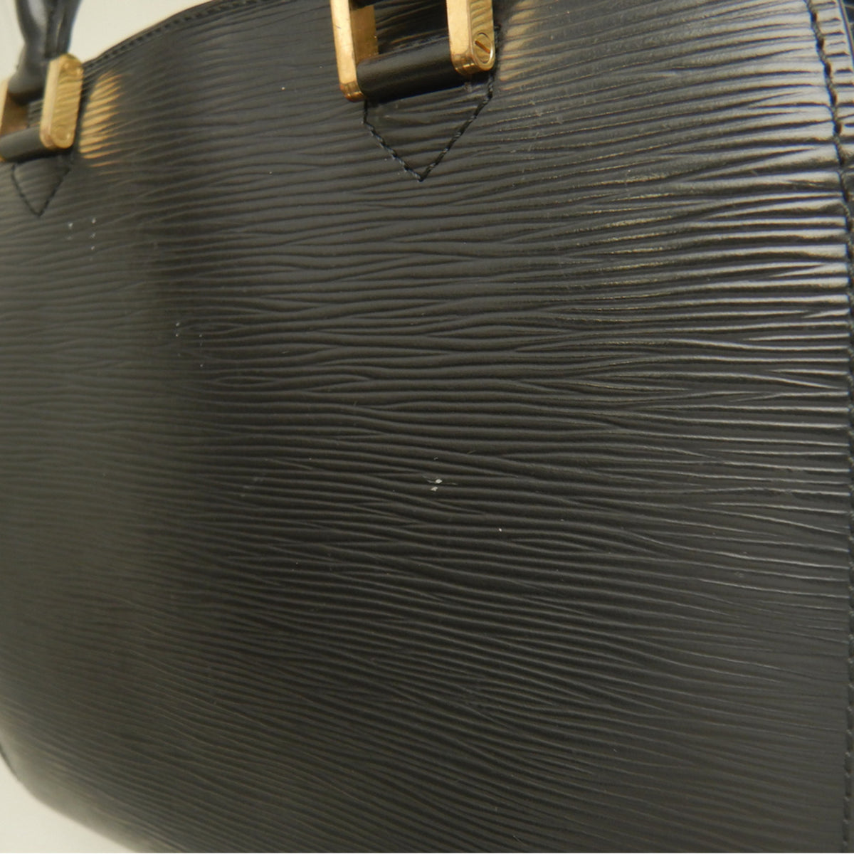 Louis Vuitton Noir Epi Leather Handbag (Pre-Owned)