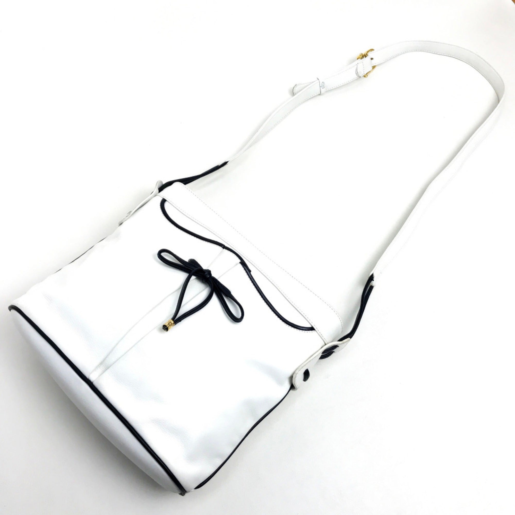 Celine White Leather Shoulder Bag (Pre-Owned)