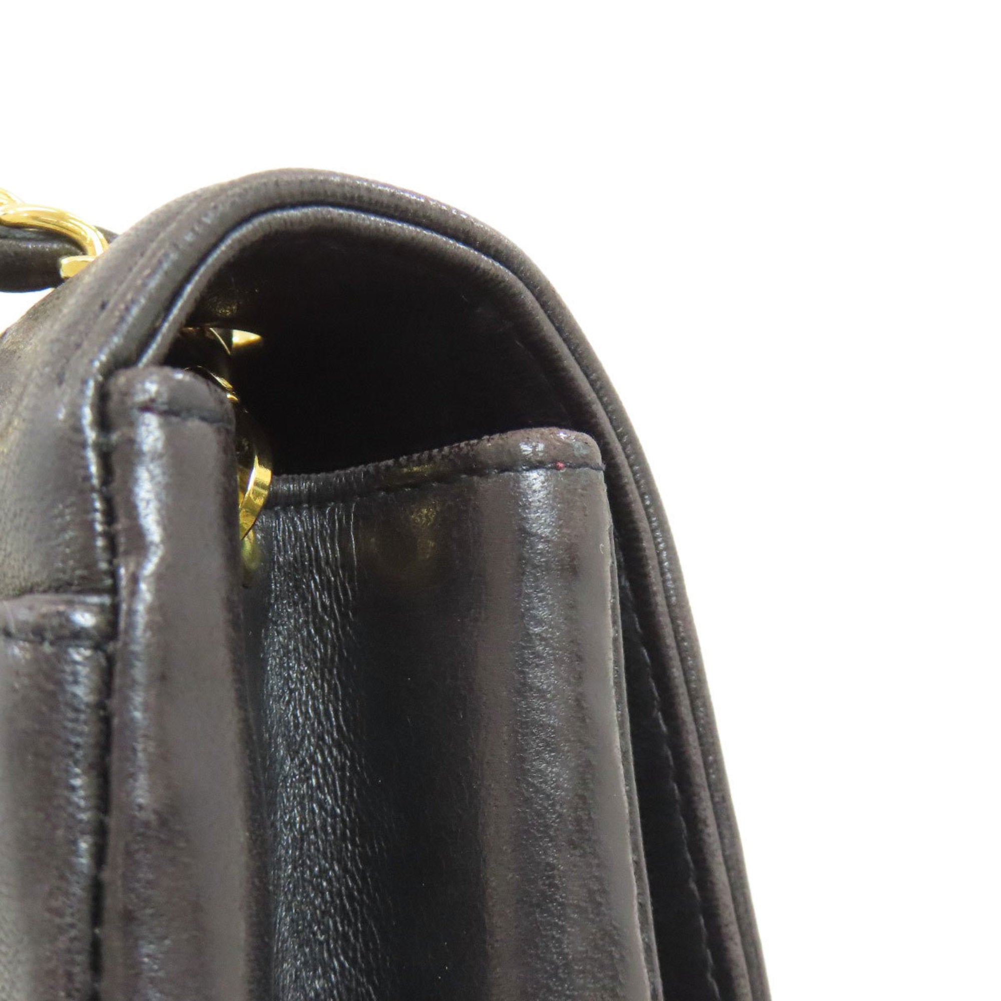 Chanel Black Leather Shoulder Bag (Pre-Owned)