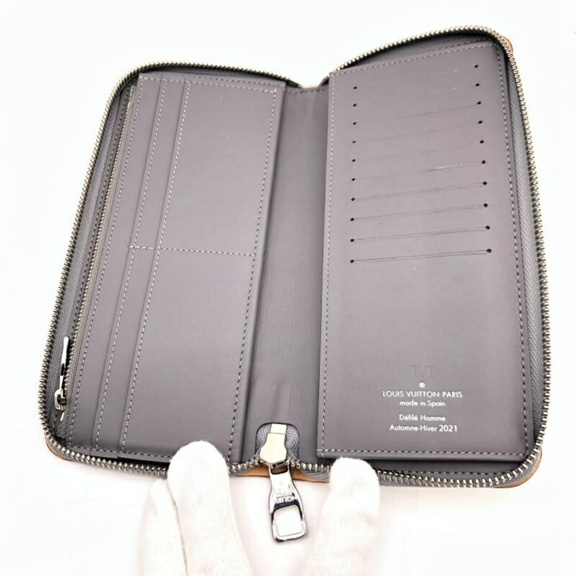 Louis Vuitton Silver Long Wallet (Bi-Fold) (Pre-Owned)