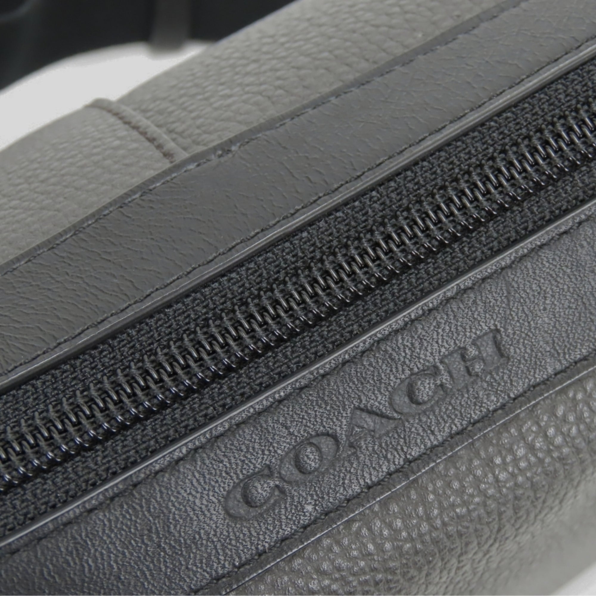 Coach Black Dark Gray Leather Shoulder Bag (Pre-Owned)