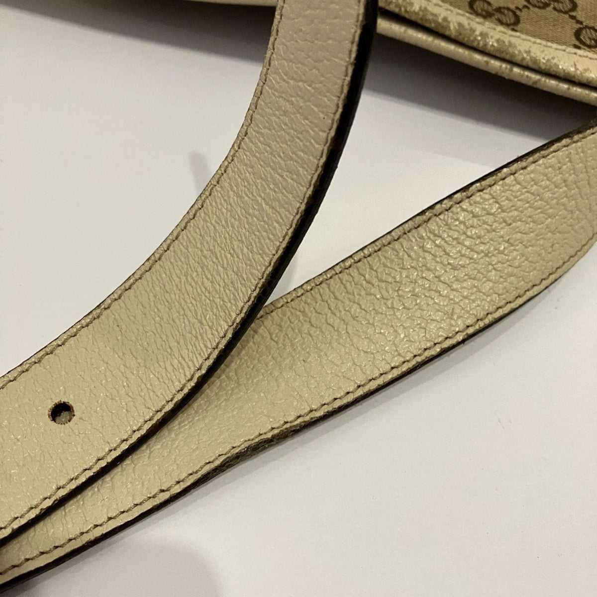 Gucci Gg Canvas Beige Gg Canvas Shoulder Bag (Pre-Owned)