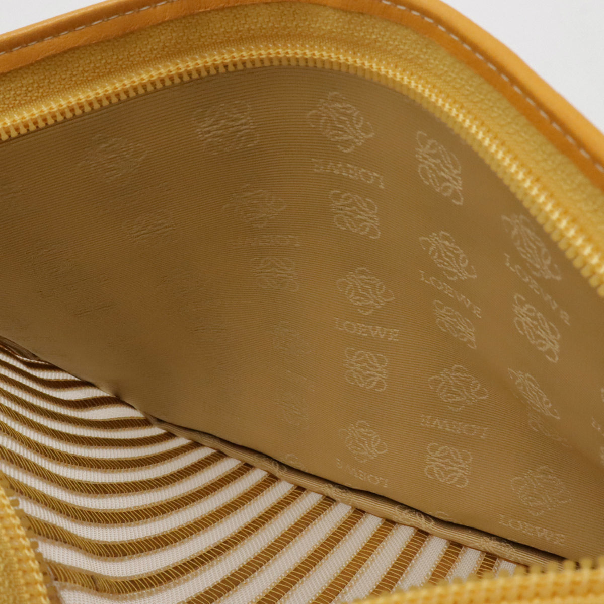 Loewe Mustard Mesh Leather Clutch Bag Pouch (Pre-Owned)