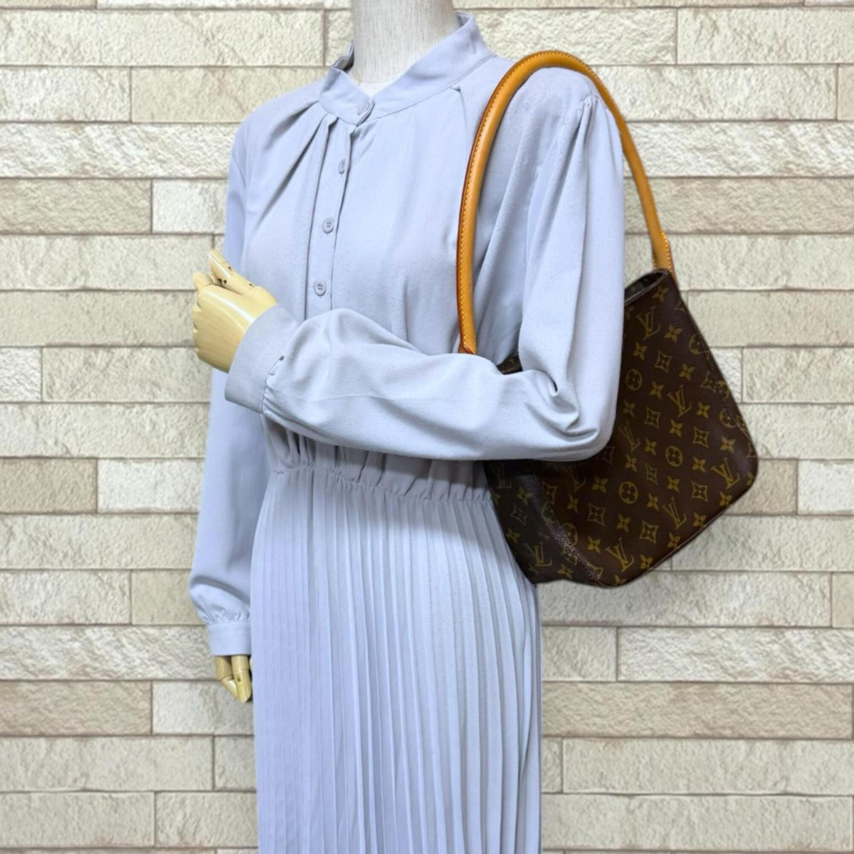 Louis Vuitton Brown Monogram Canvas Shoulder Bag (Pre-Owned)