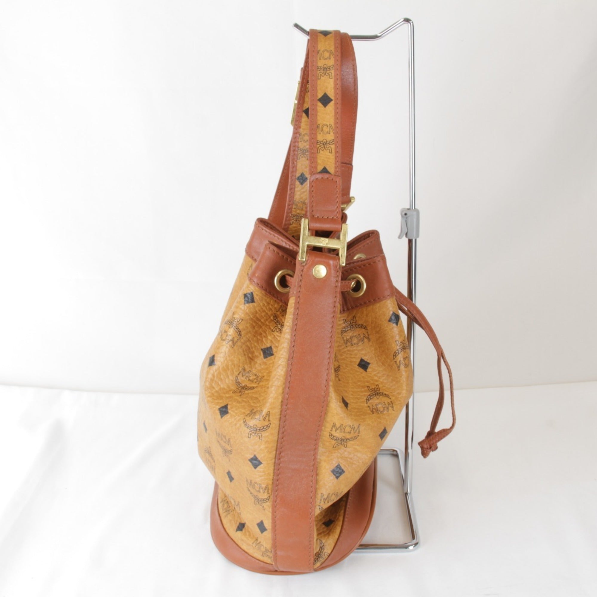 Mcm Brown Leather Shoulder Bag (Pre-Owned)