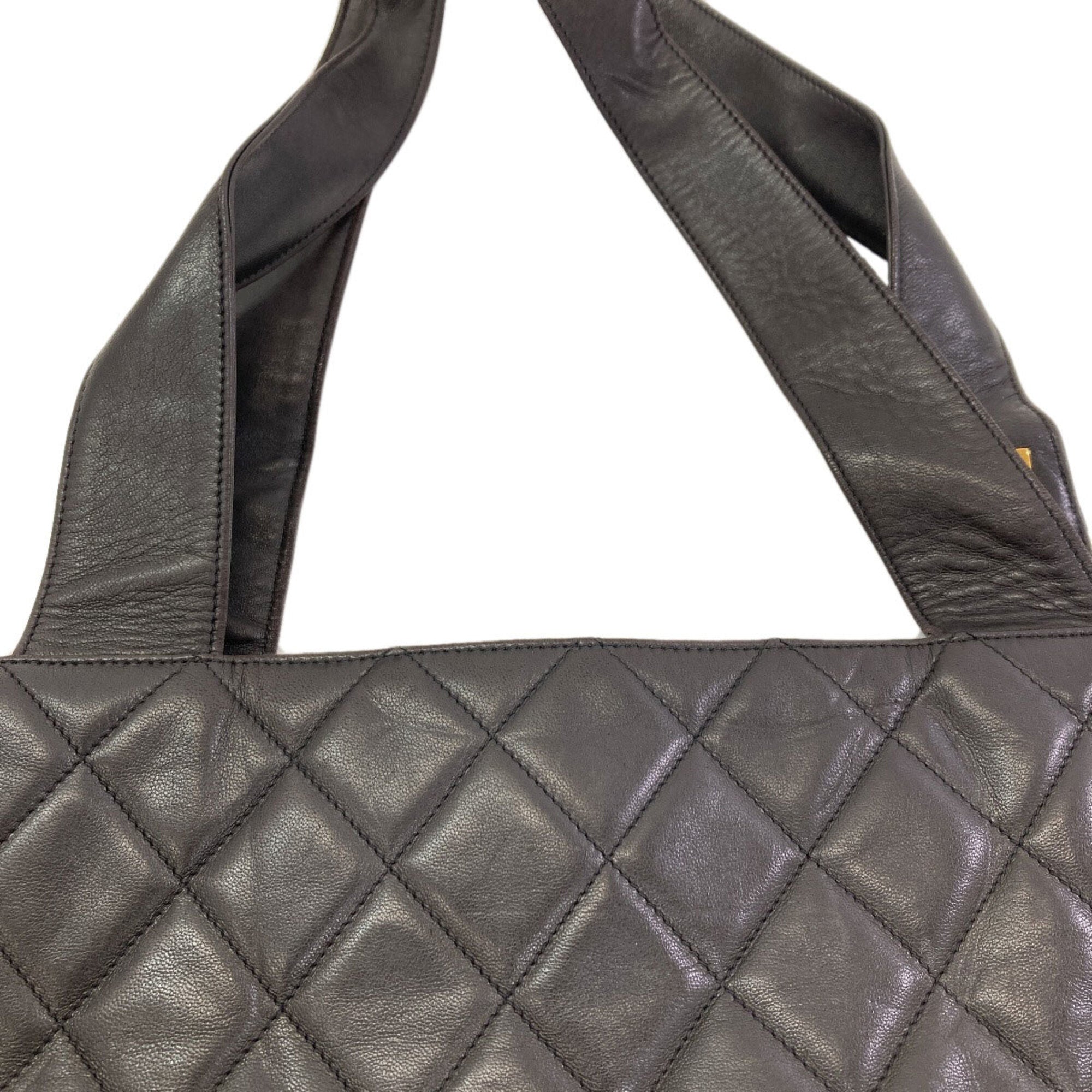 Chanel Black Leather Tote Bag (Pre-Owned)