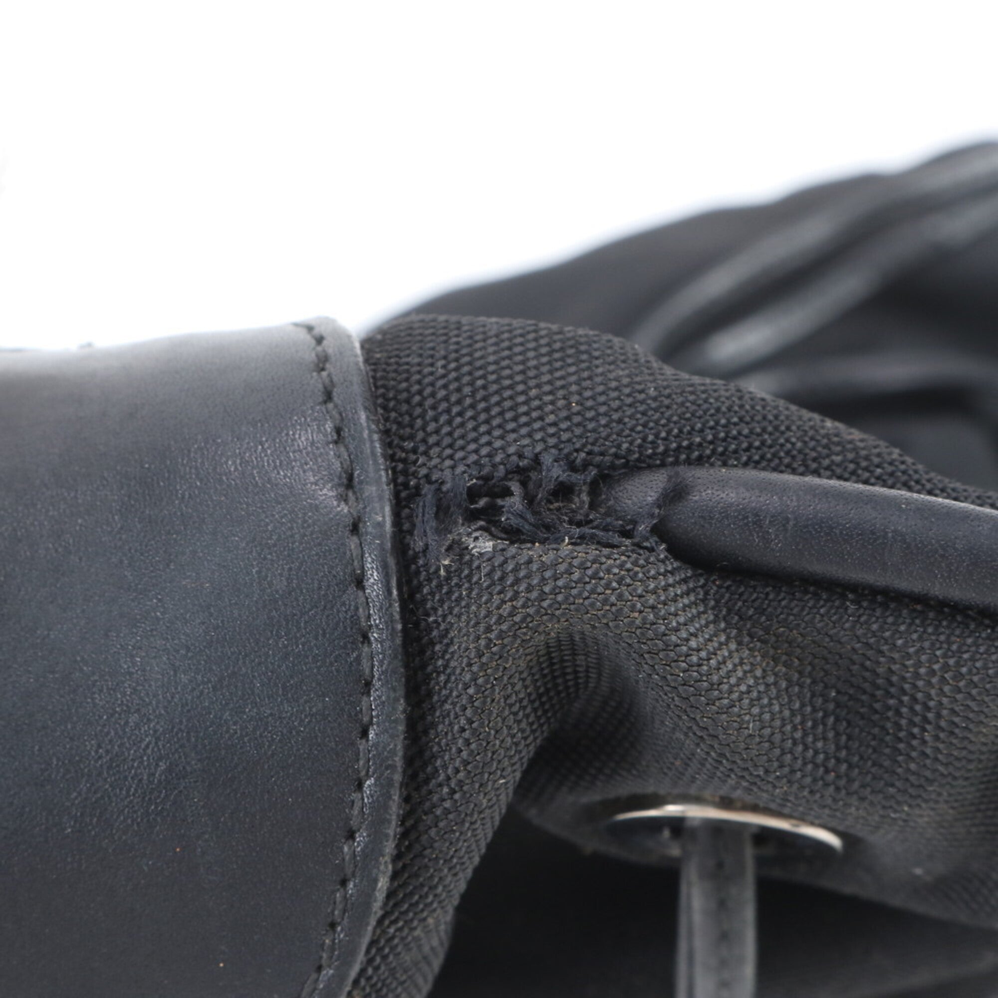 Gucci Black Leather Nylon Shoulder Bag (Pre-Owned)