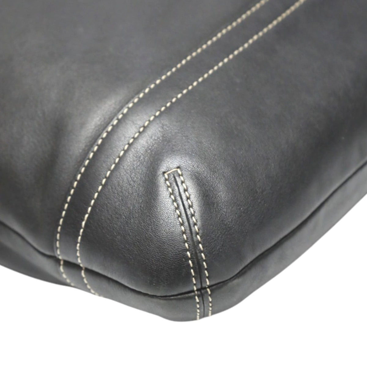 Coach Black Leather Shoulder Bag (Pre-Owned)