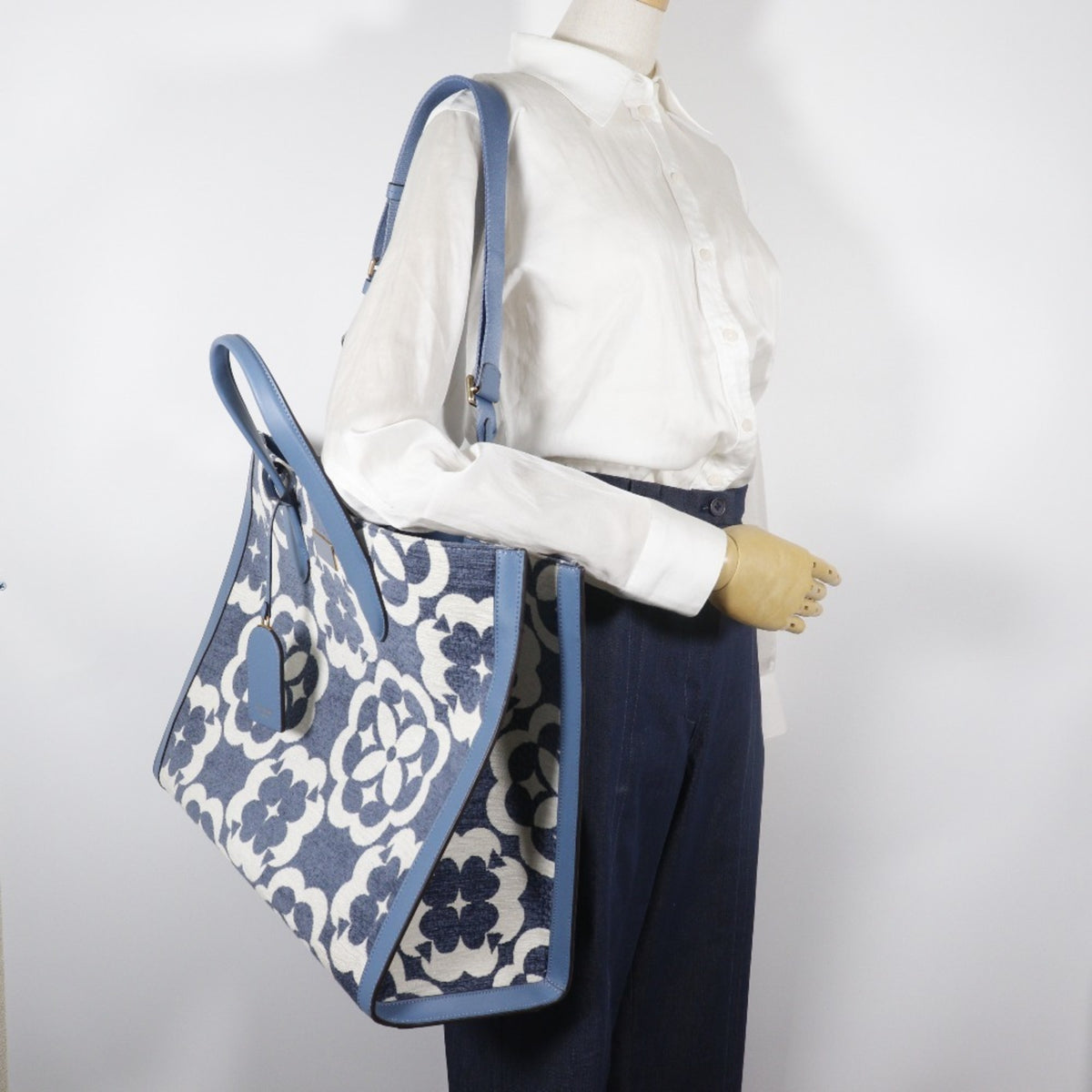 Kate Spade Light Blue Cotton Leather Tote Bag (Pre-Owned)