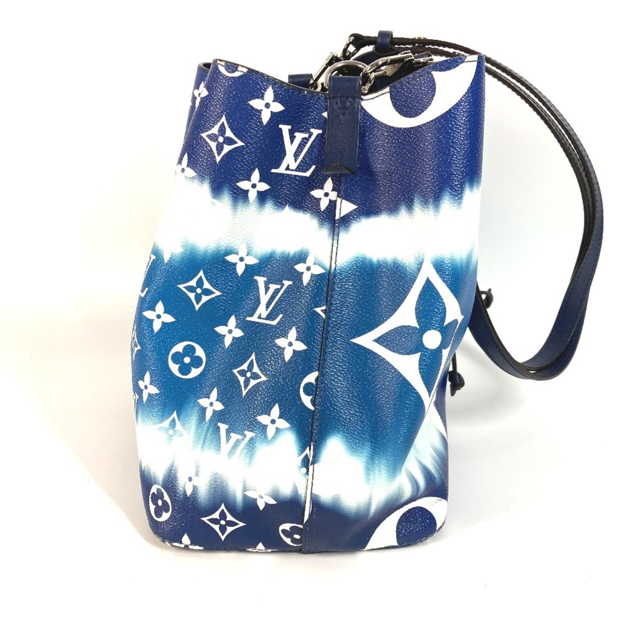 Louis Vuitton Blue White Leather Shoulder Bag (Pre-Owned)